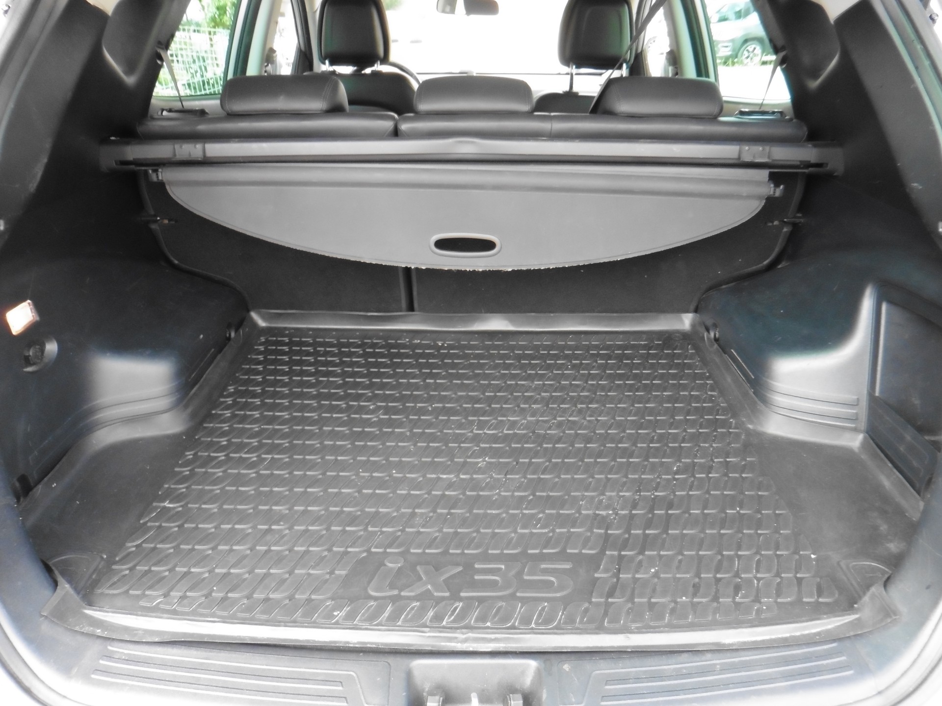 HYUNDAI iX 35 2.0 CRDi Style 4WD Automatic-image-21