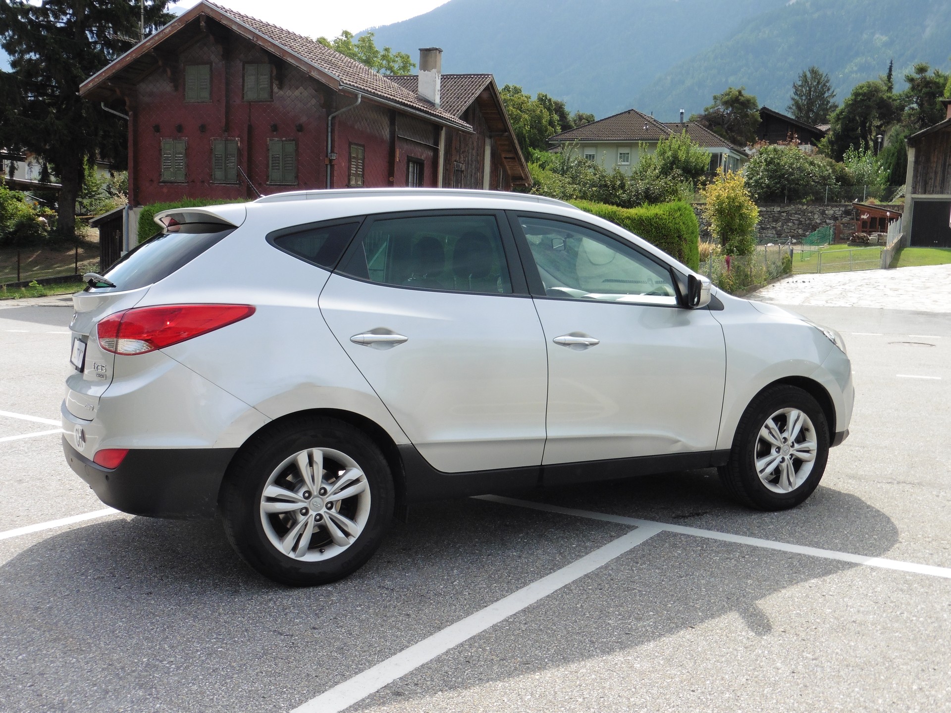 HYUNDAI iX 35 2.0 CRDi Style 4WD Automatic-image-11