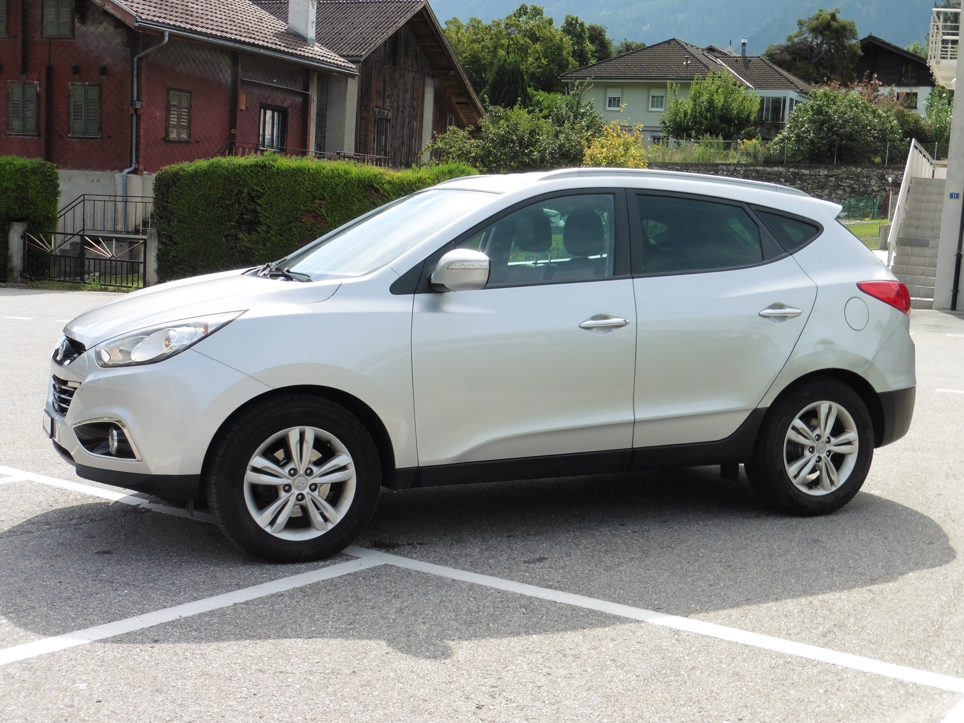 HYUNDAI iX 35 2.0 CRDi Style 4WD Automatic-image-5