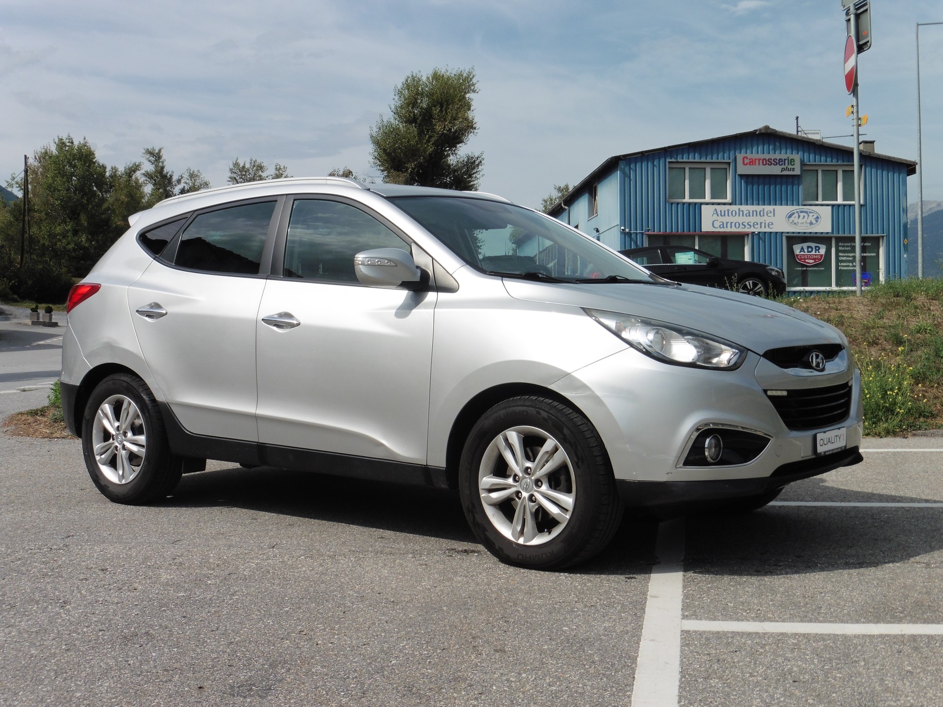HYUNDAI iX 35 2.0 CRDi Style 4WD Automatic-image-2