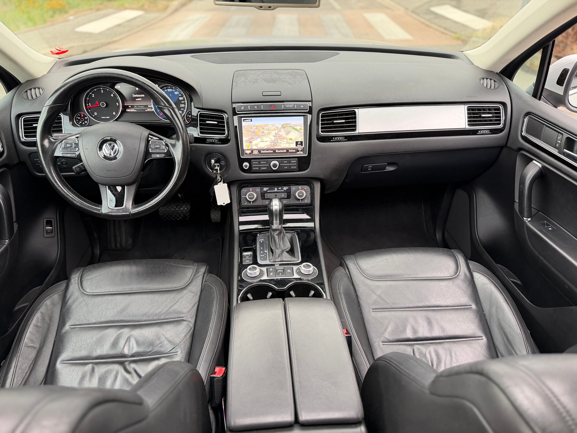 VW Touareg 3.0 TDI R-Line-image-9
