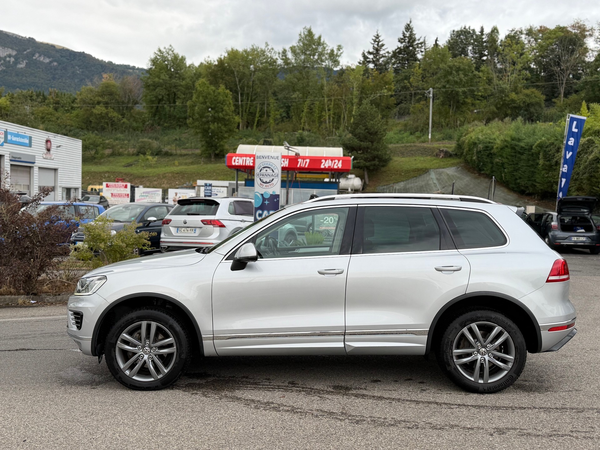 VW Touareg 3.0 TDI R-Line-image-4