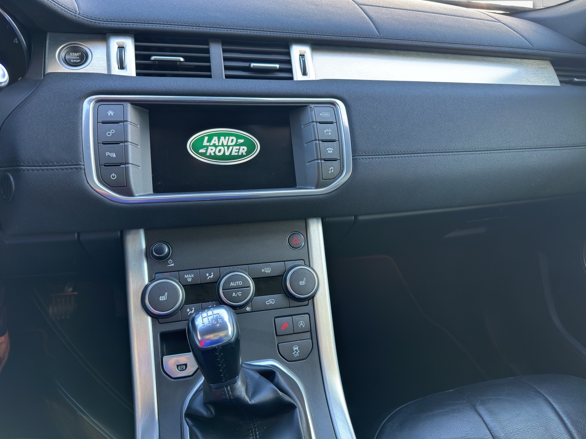 LAND ROVER Range Rover Evoque 2.0 TD4 HSE-image-9