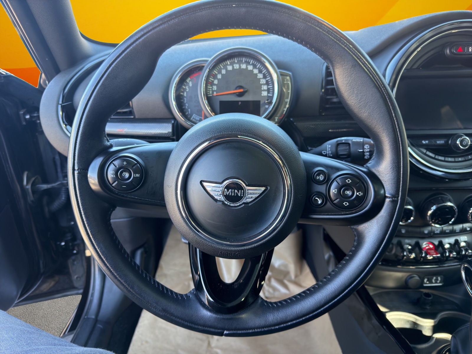 MINI Clubman Cooper S ALL4 Steptronic-image-9