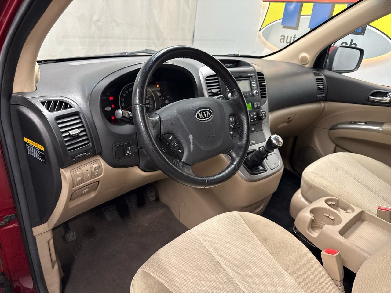 KIA Carnival 2.2 CRDi Classic-showroom-element-2