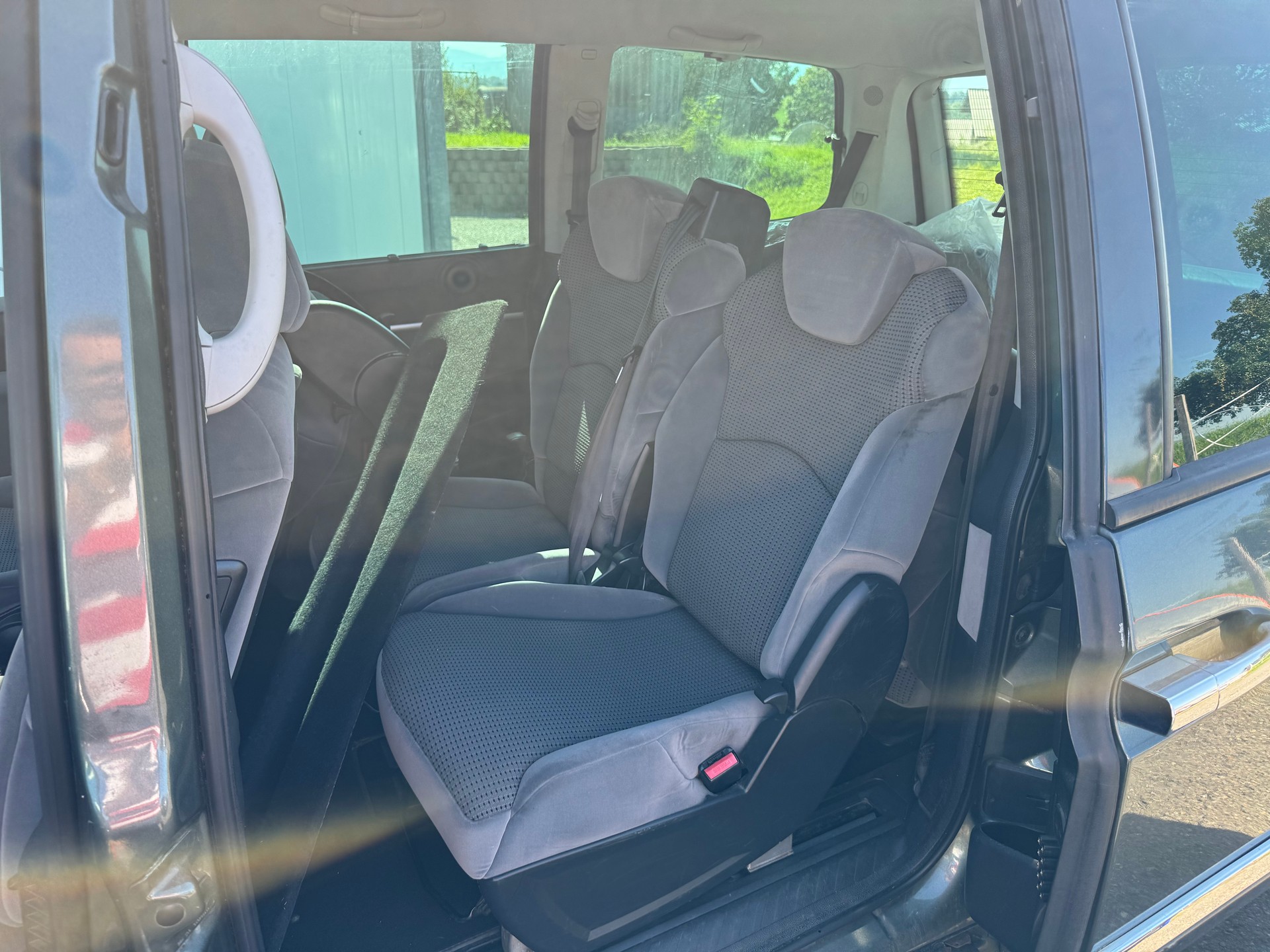 PEUGEOT 807 2.0 16V HDi Family+-image-9