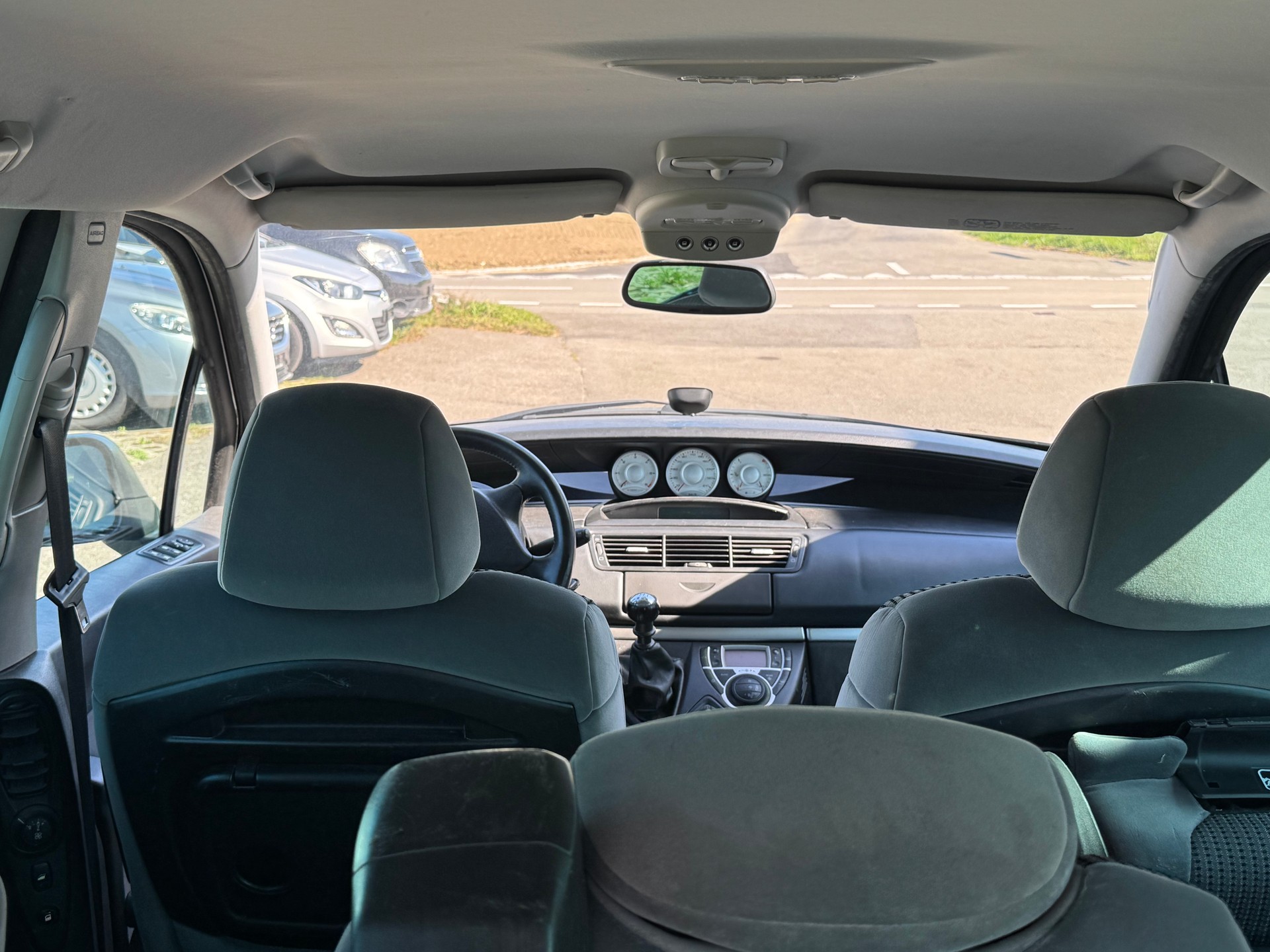 PEUGEOT 807 2.0 16V HDi Family+-image-7