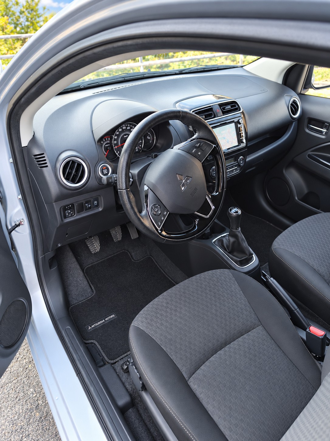 MITSUBISHI 1.2 MIVEC Style Anniversary-image-3