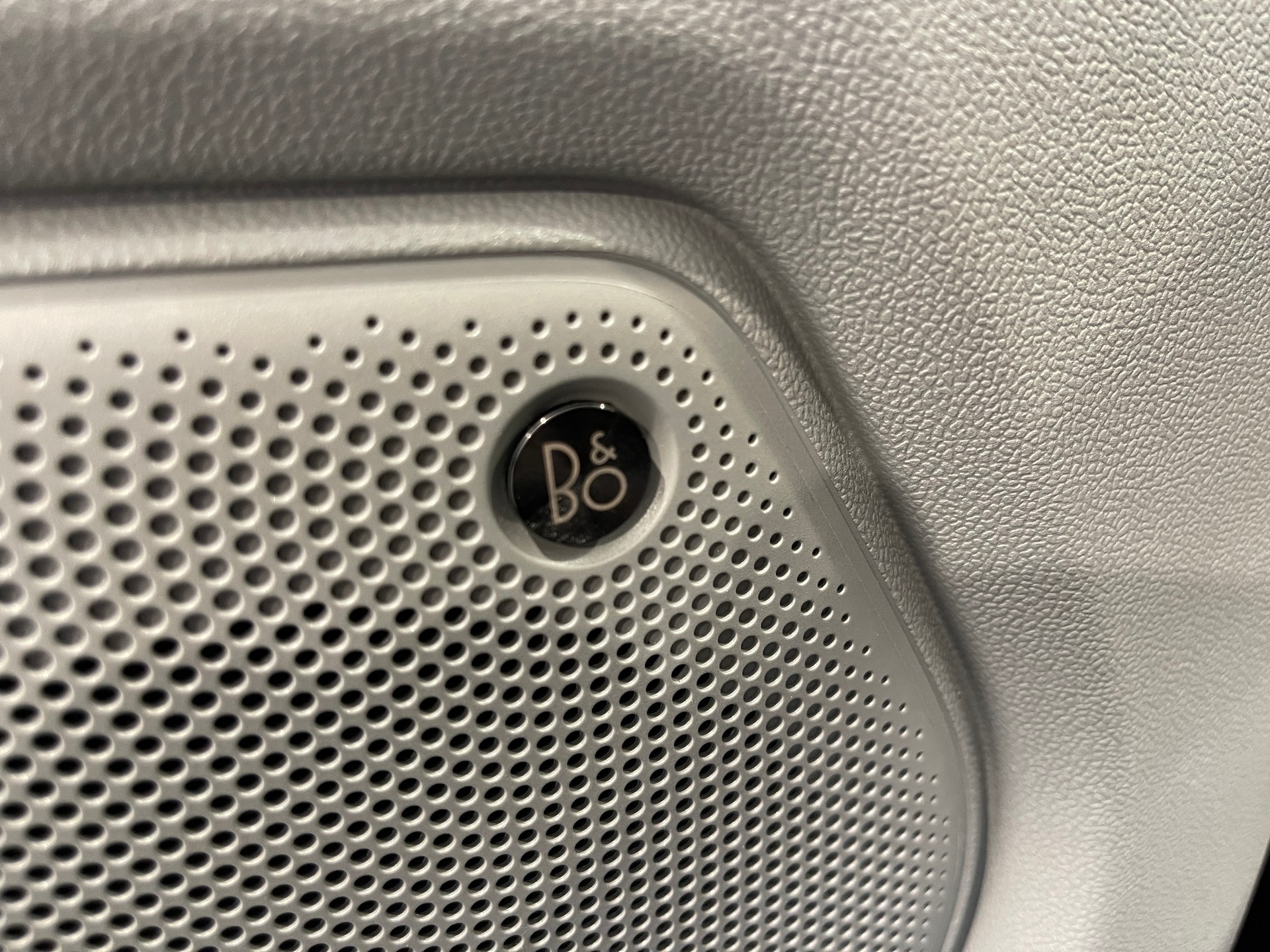FORD Tourneo Bus 320 L1H1 TitaniumX Automat*LEDER*B&O*AHK*-image-11