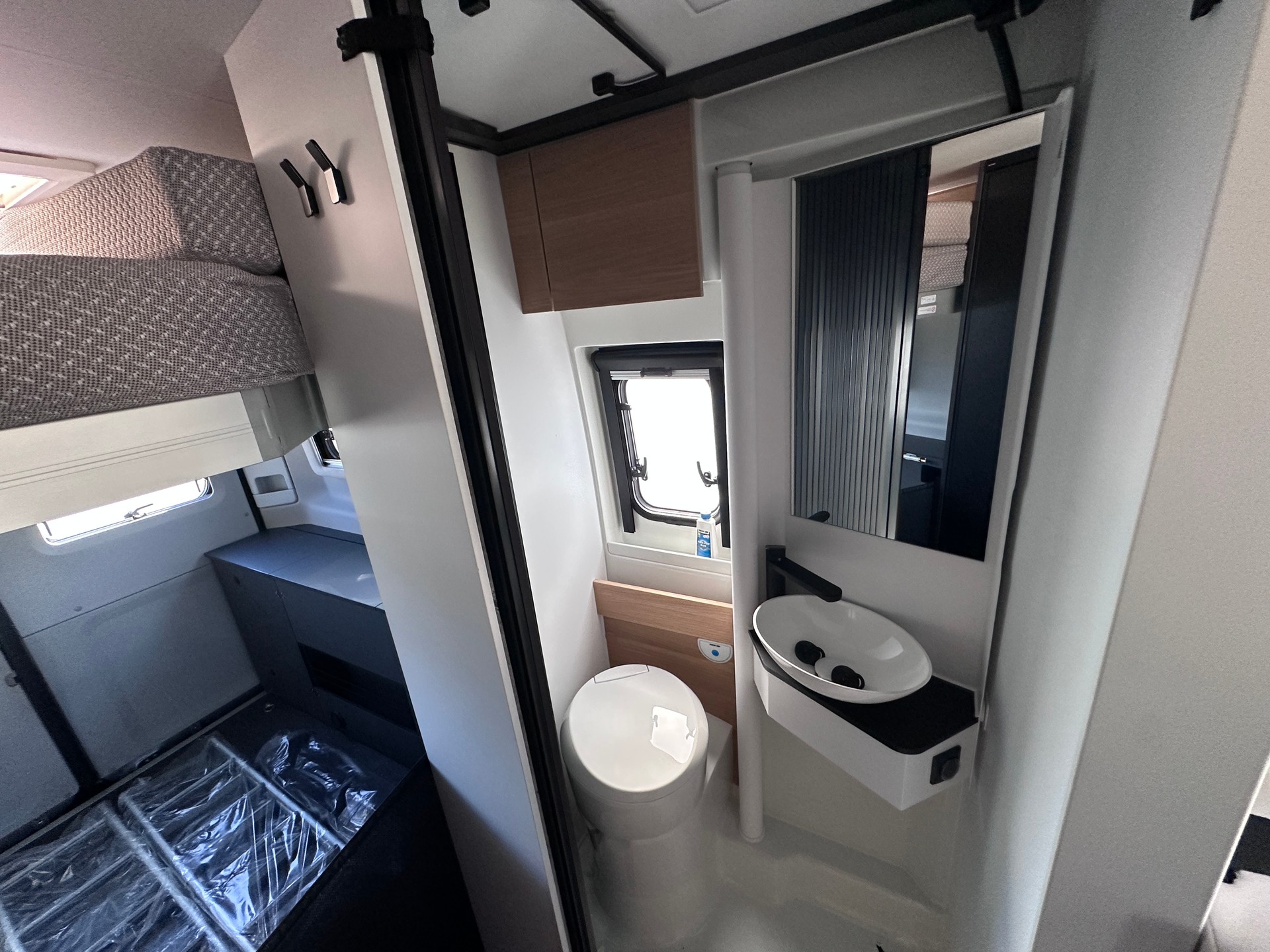 ADRIA Twin Select 640 SGX PTR Swiss Ed.-image-13