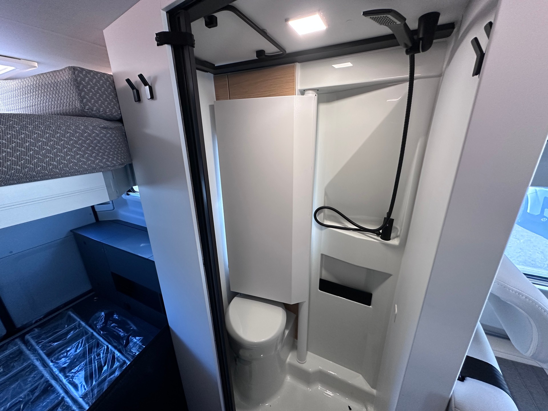 ADRIA Twin Select 640 SGX PTR Swiss Ed.-image-14
