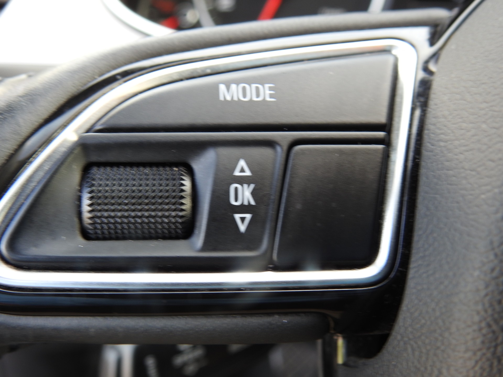 AUDI A4 allroad 2.0 TFSI quattro-image-25