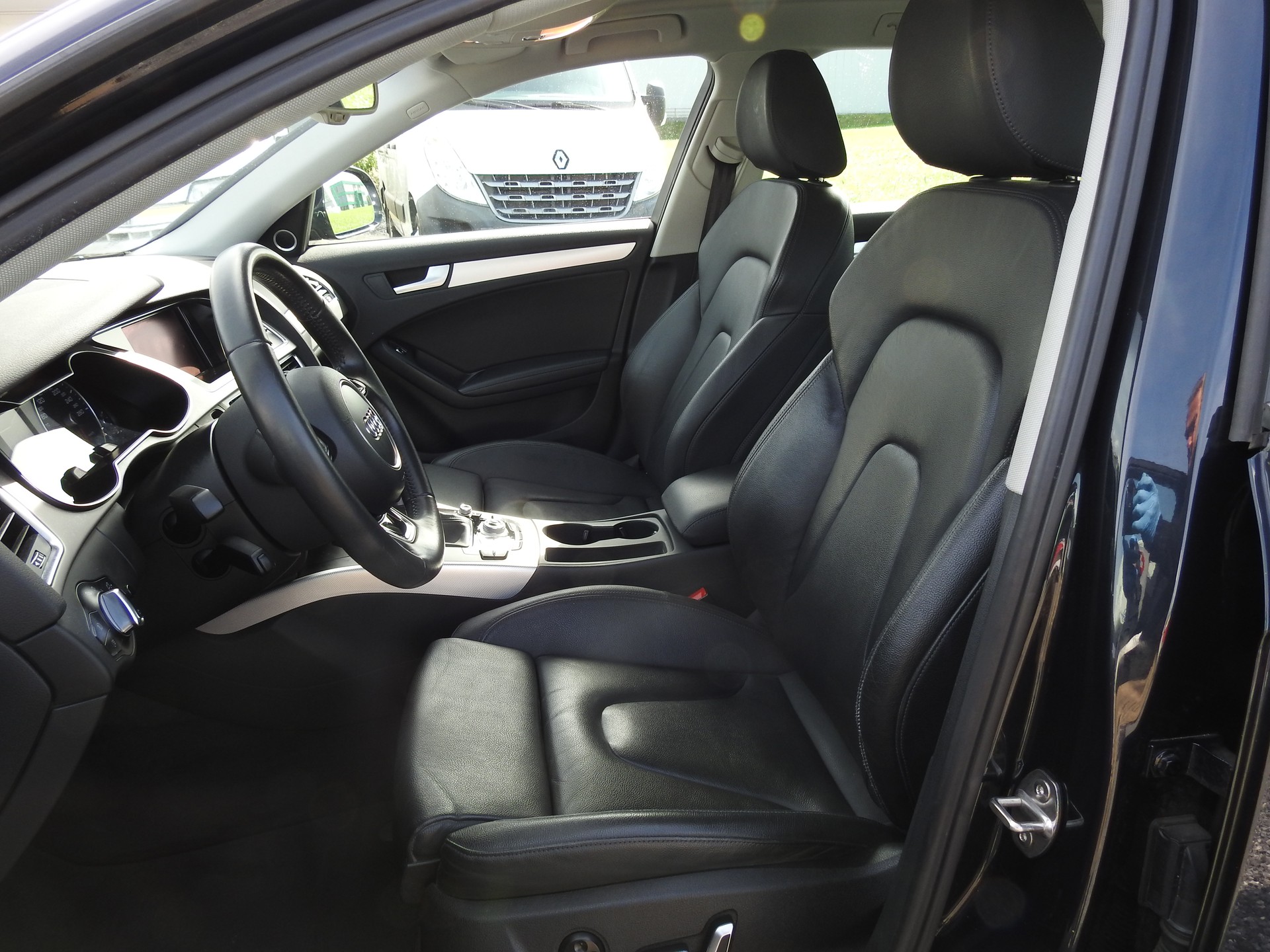 AUDI A4 allroad 2.0 TFSI quattro-image-13