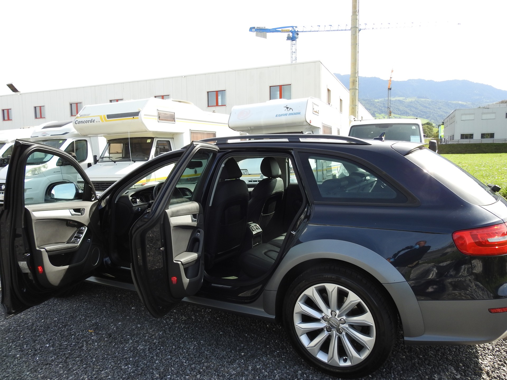 AUDI A4 allroad 2.0 TFSI quattro-image-17