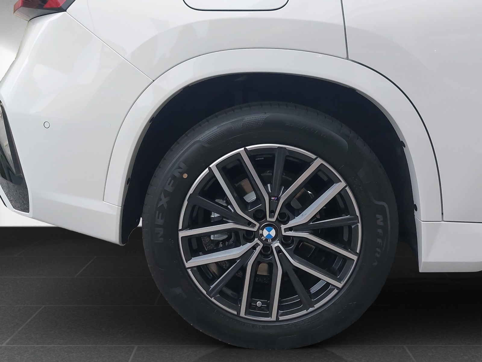 BMW X1 xDrive 20d 48V M Sport-image-10