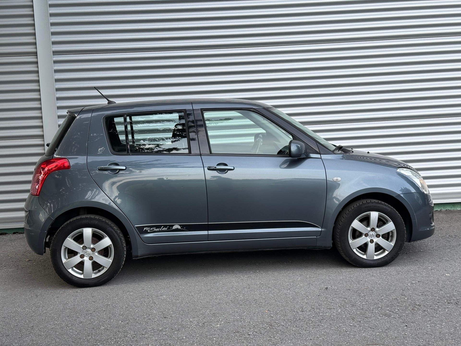 SUZUKI Swift 1.3i 16V GL Top Piz Sulai LE 4x4-image-1
