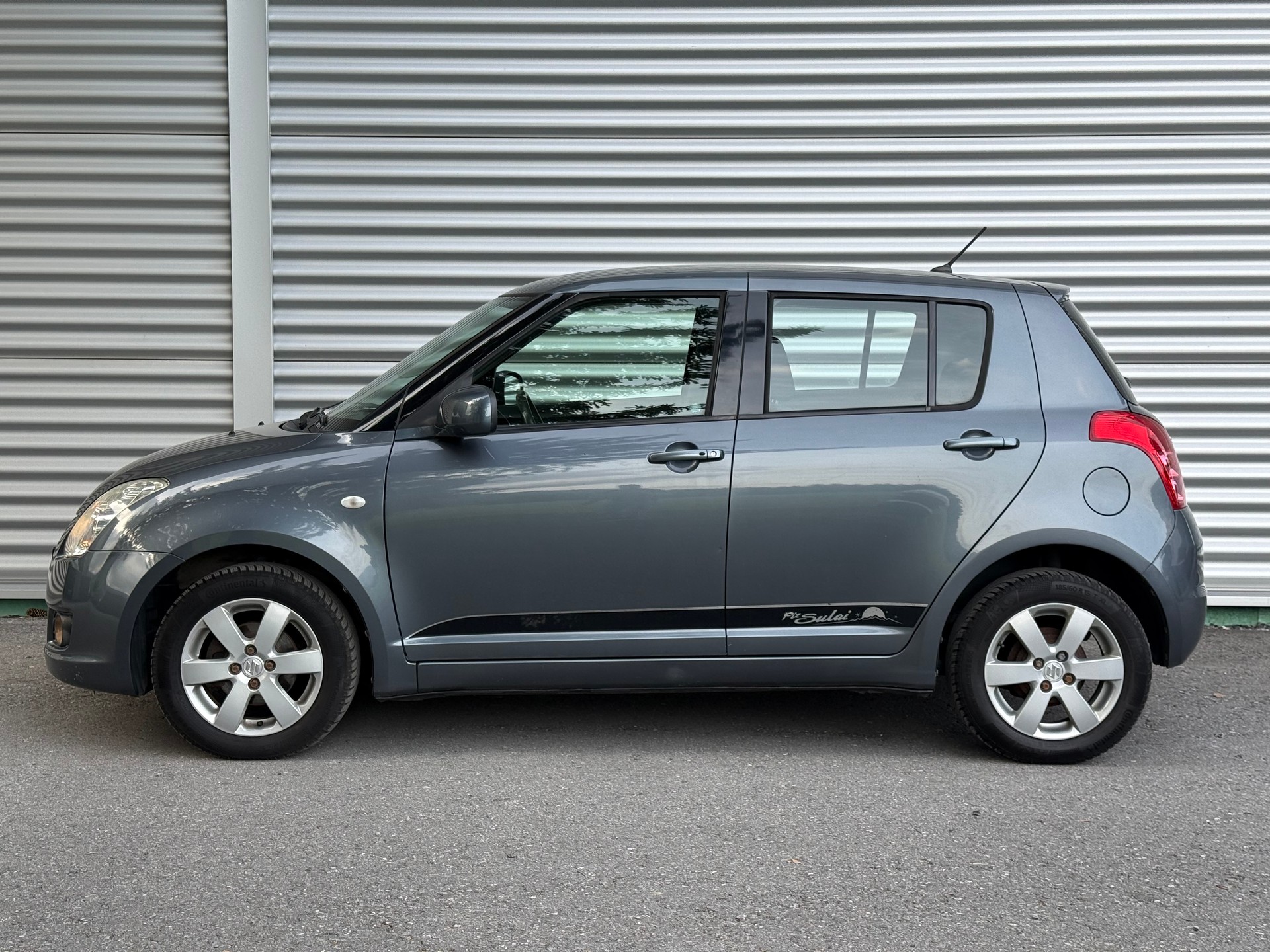 SUZUKI Swift 1.3i 16V GL Top Piz Sulai LE 4x4-image-4