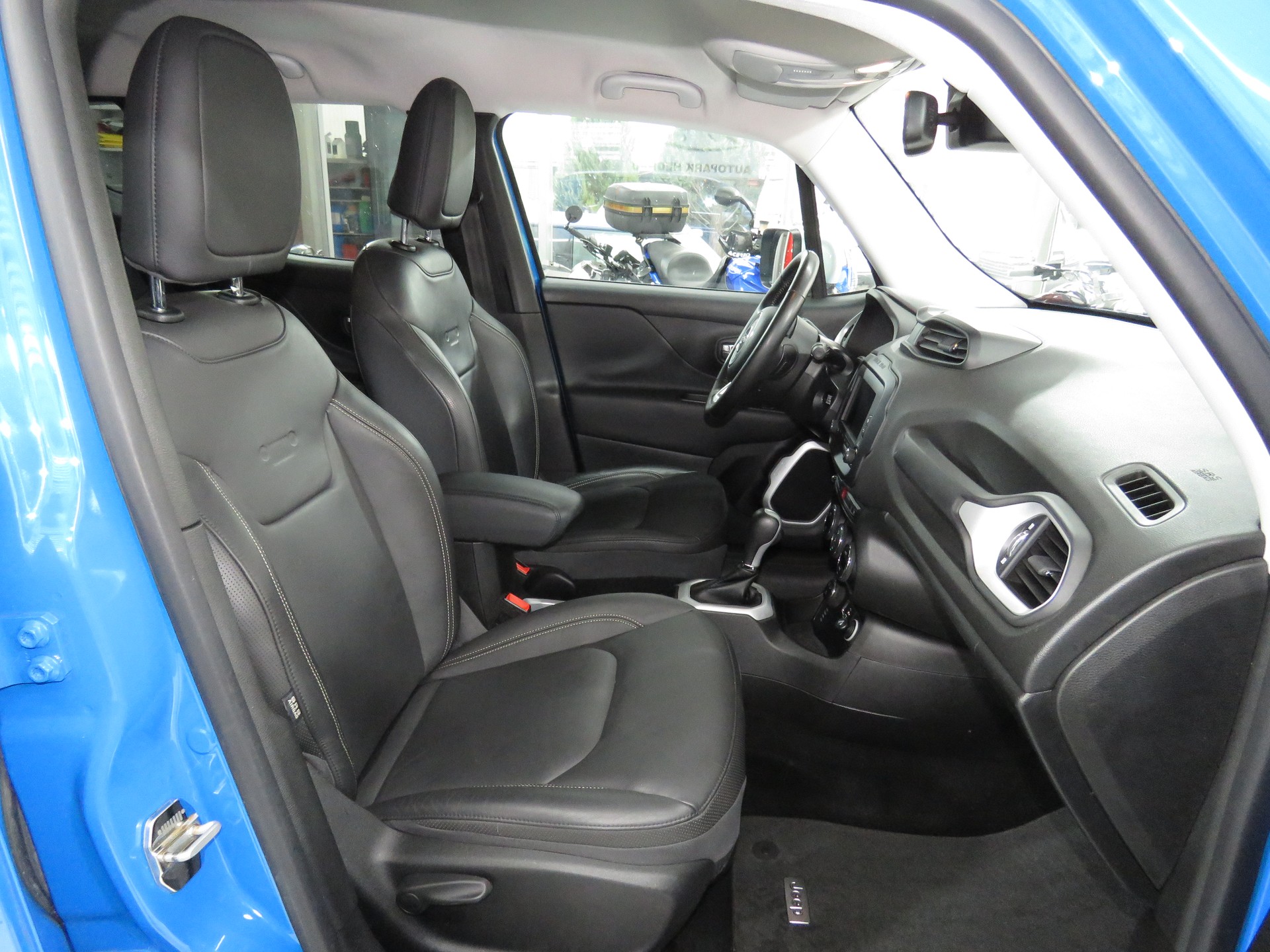JEEP Renegade 2.0 CRD Limited AWD + Low Range 9ATX (Automat)-image-11