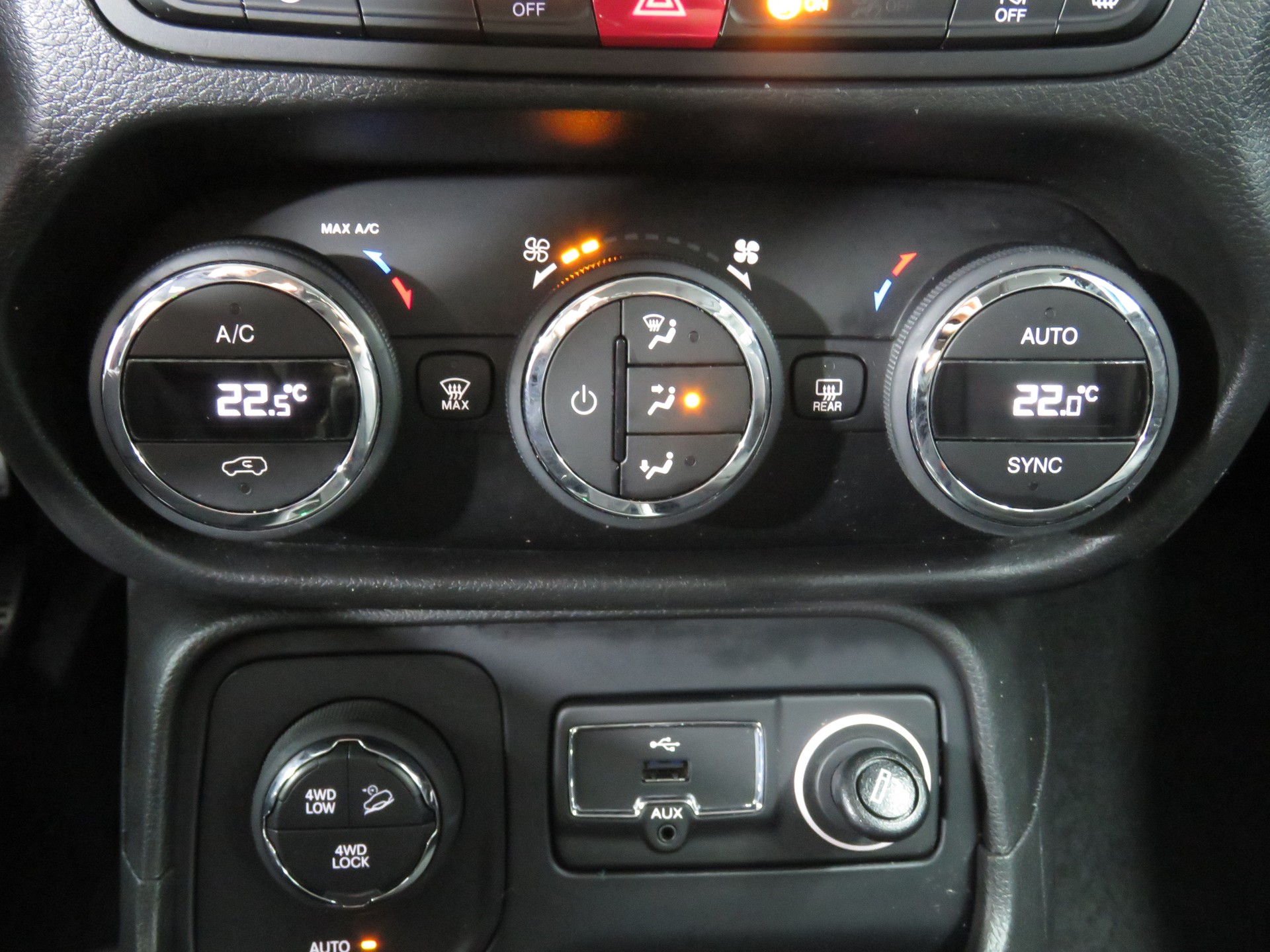 JEEP Renegade 2.0 CRD Limited AWD + Low Range 9ATX (Automat)-image-15