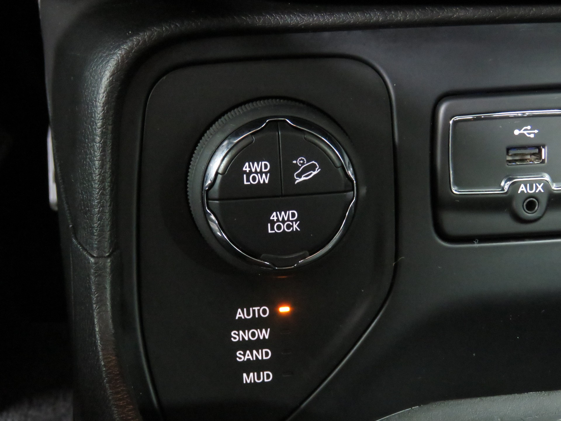 JEEP Renegade 2.0 CRD Limited AWD + Low Range 9ATX (Automat)-image-22