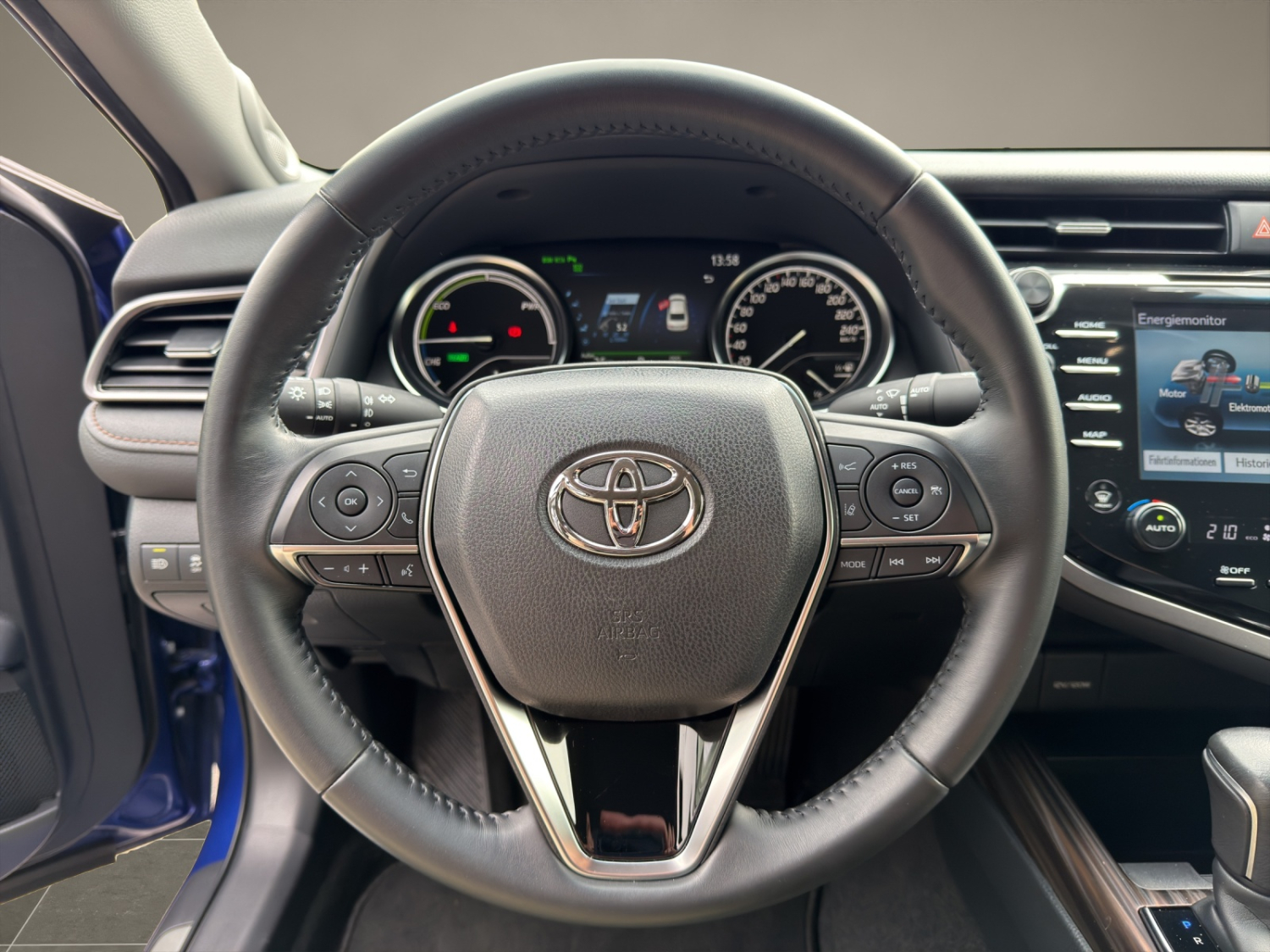 TOYOTA Camry 2.5 HSD Premium-image-14