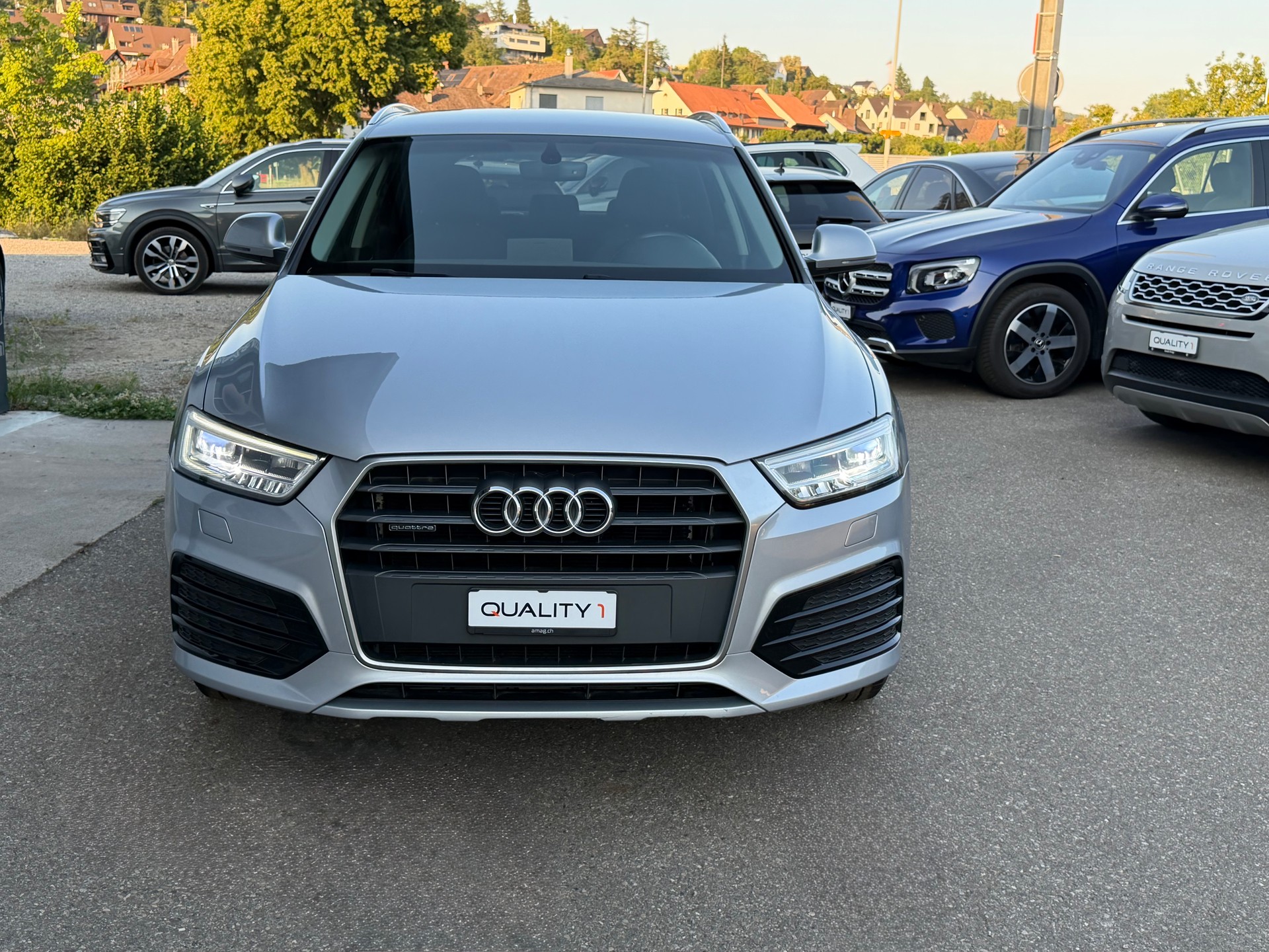AUDI Q3 2.0 TDI design quattro S-tronic-image-1