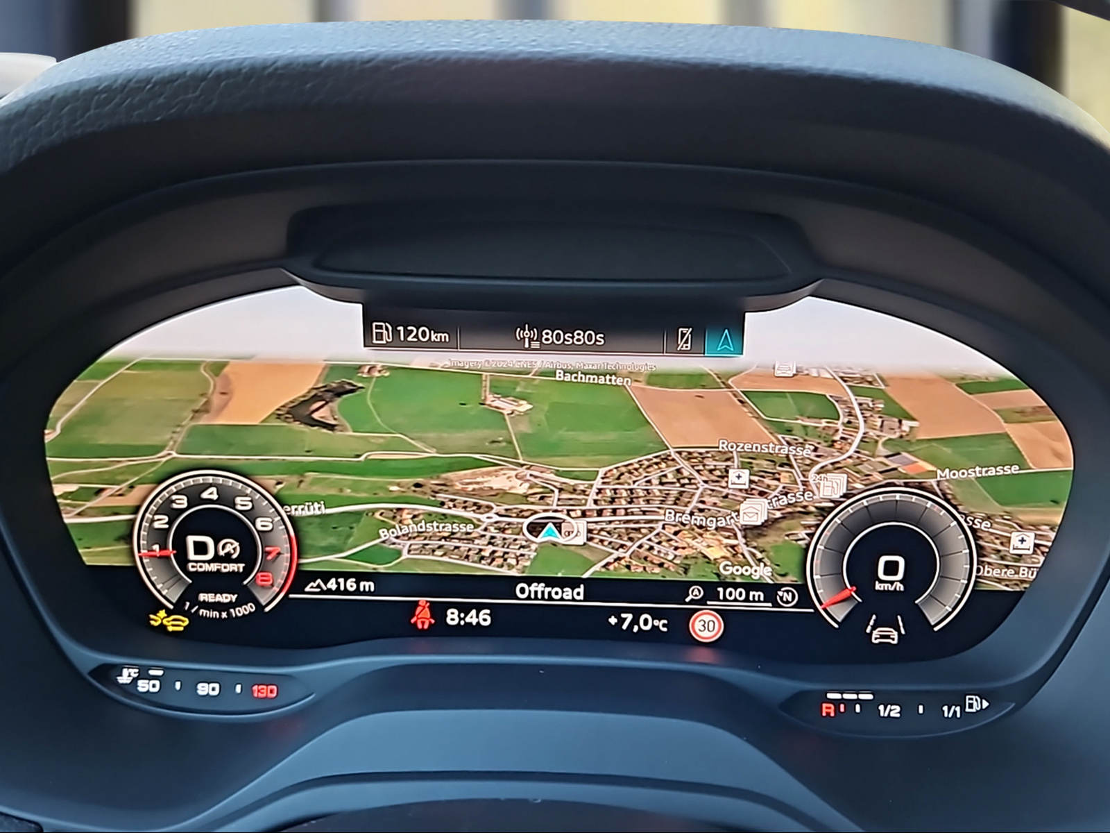AUDI Q2 35 TFSI S line S-tronic "S Line Competition" Mythosschwarz Metallic-image-11