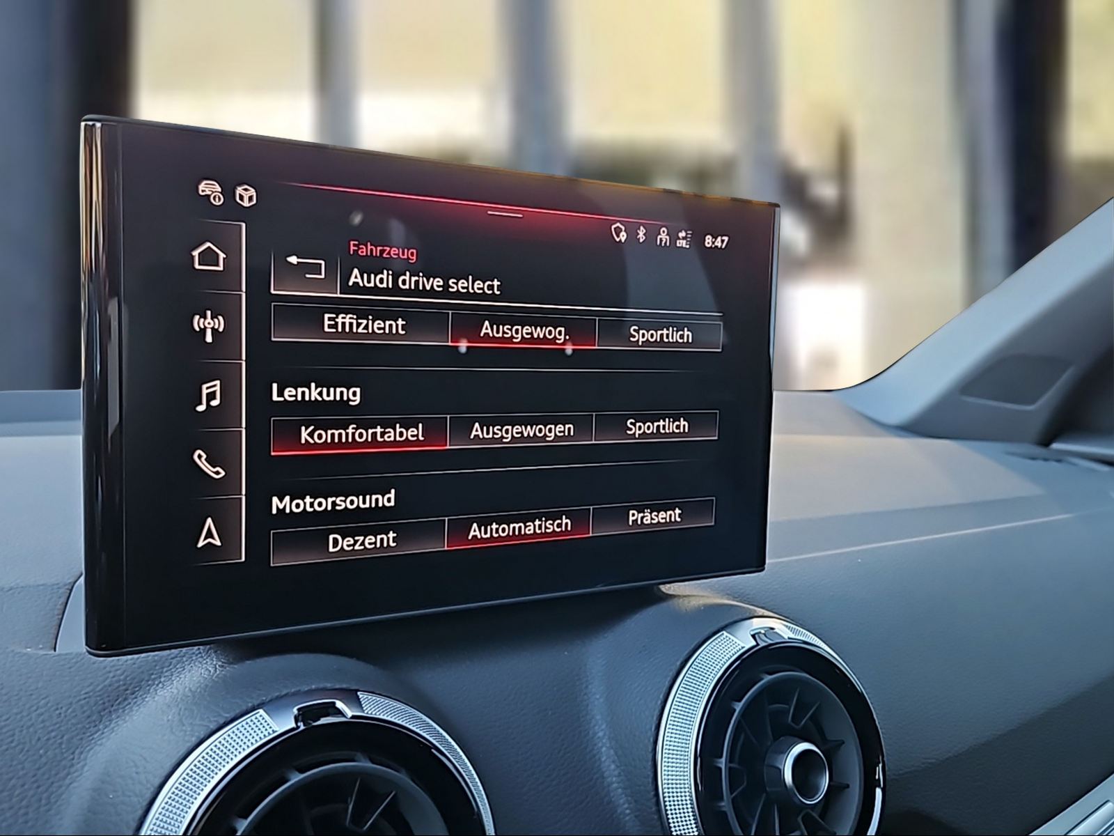 AUDI Q2 35 TFSI S line S-tronic "S Line Competition" Mythosschwarz Metallic-image-14