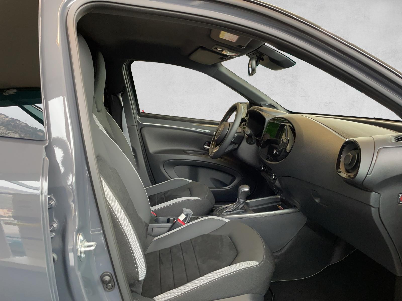 TOYOTA Aygo X 1.5 VVT-i HSD GR Sport-image-11