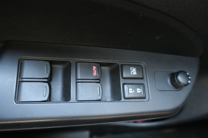 SUZUKI Swift 1.2i 16V GL 4x4-image-13