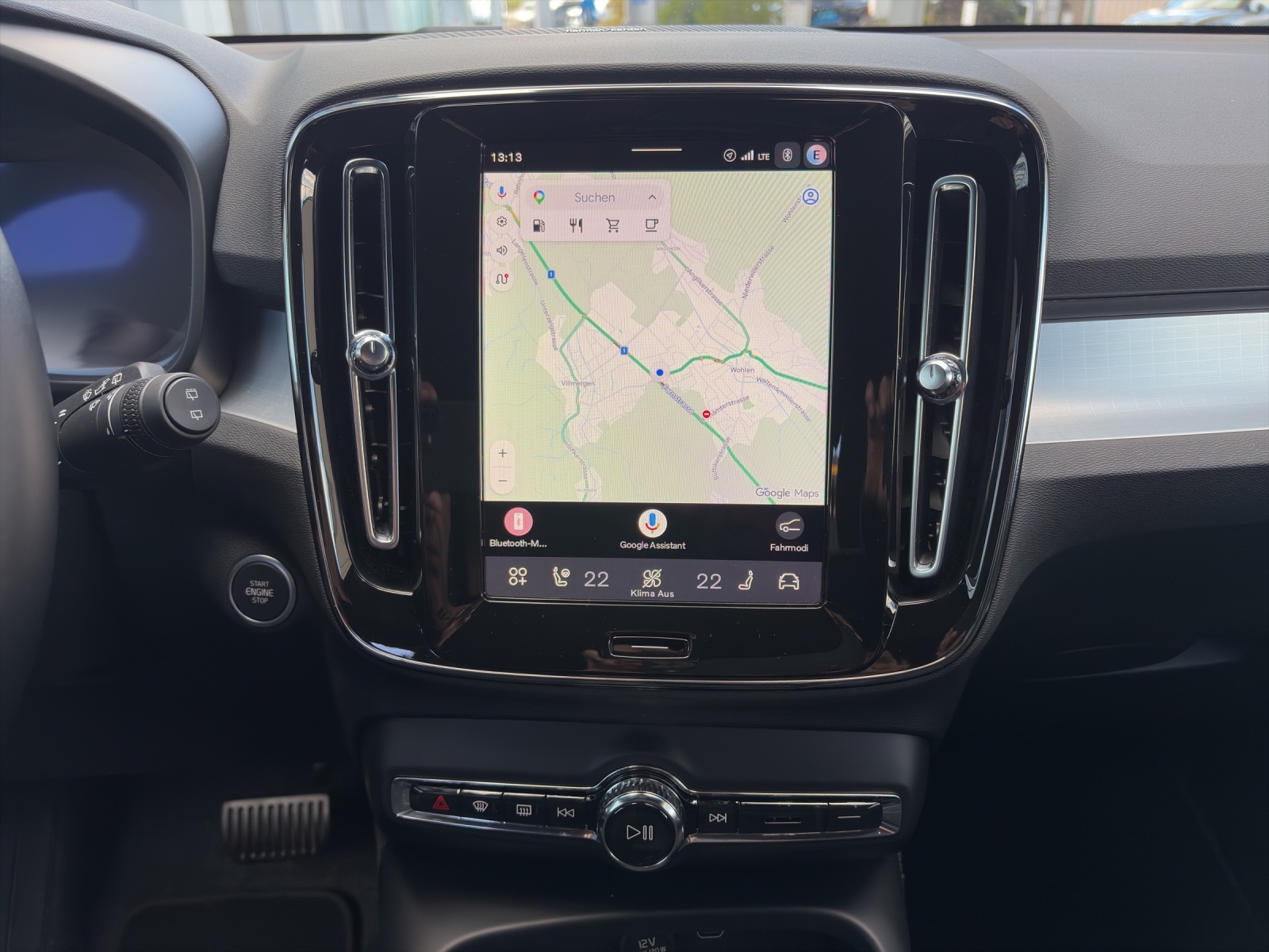 VOLVO XC40 2.0 B3 MH Plus Dark-image-13