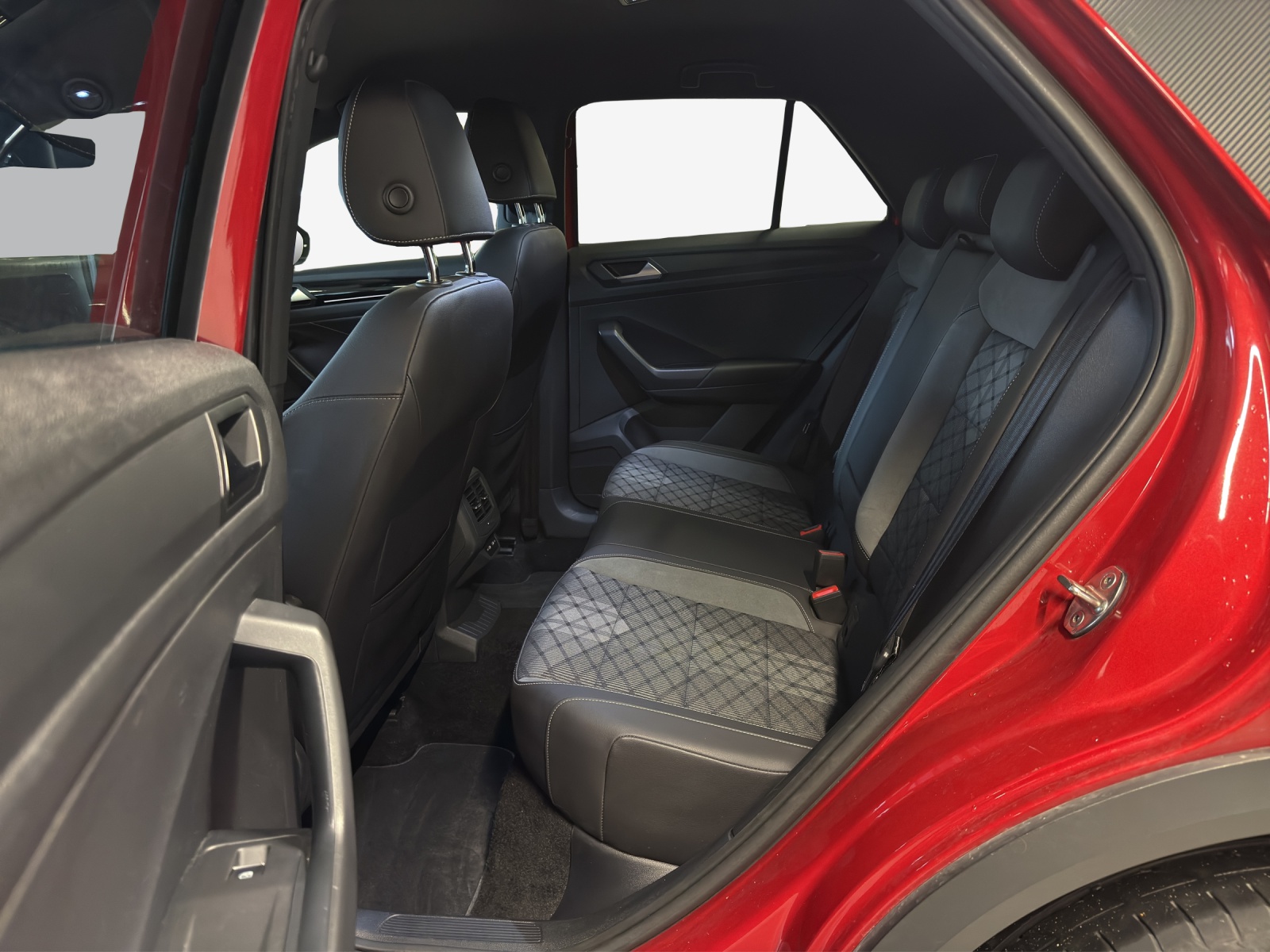 VW T-Roc 1.5 TSI EVO R-Line DSG-image-11