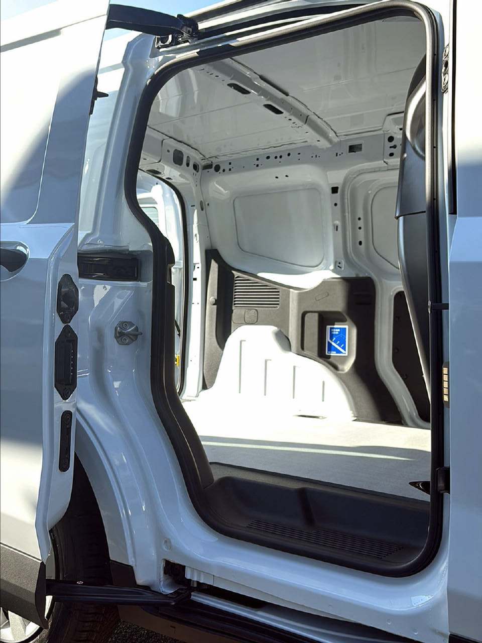 FORD Transit Courier Van 1.0 EcoBoost Trend-image-9