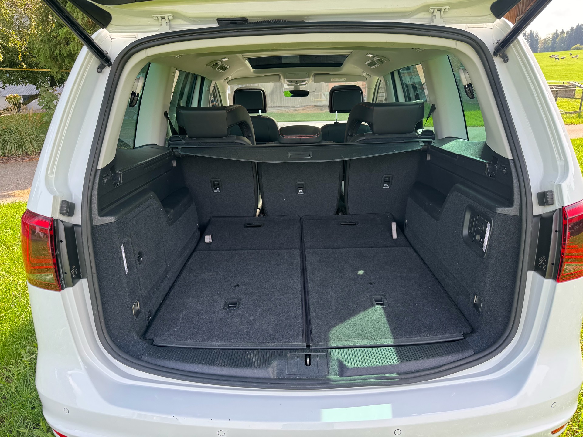 SEAT 1.4 TSI Hola FR DSG S/S - Panoramadach - 7 Plätzer- 2 integrierte Kindersitze - Anhängerkupplung - Massagesitz-image-5