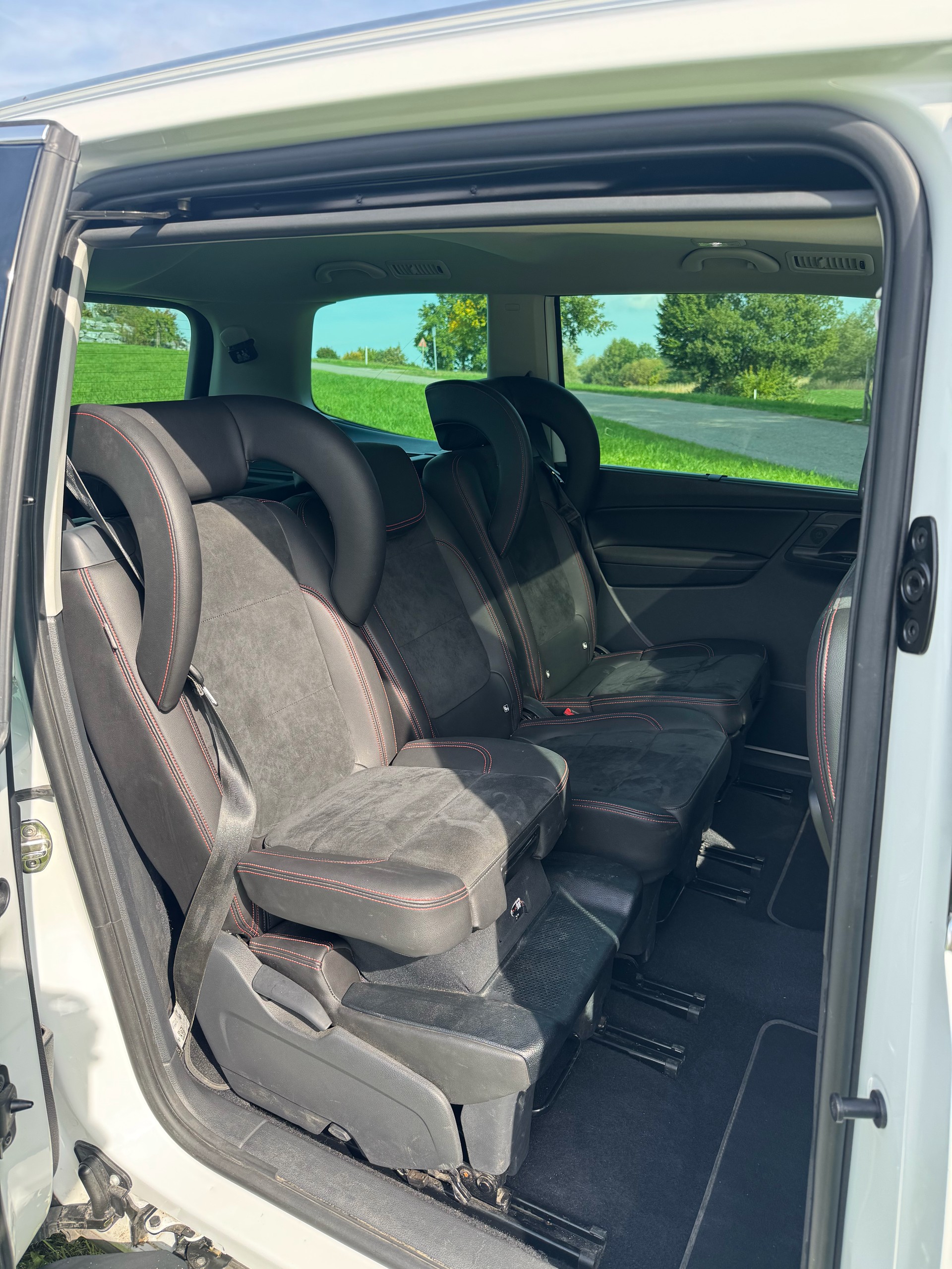 SEAT 1.4 TSI Hola FR DSG S/S - Panoramadach - 7 Plätzer- 2 integrierte Kindersitze - Anhängerkupplung - Massagesitz-image-2