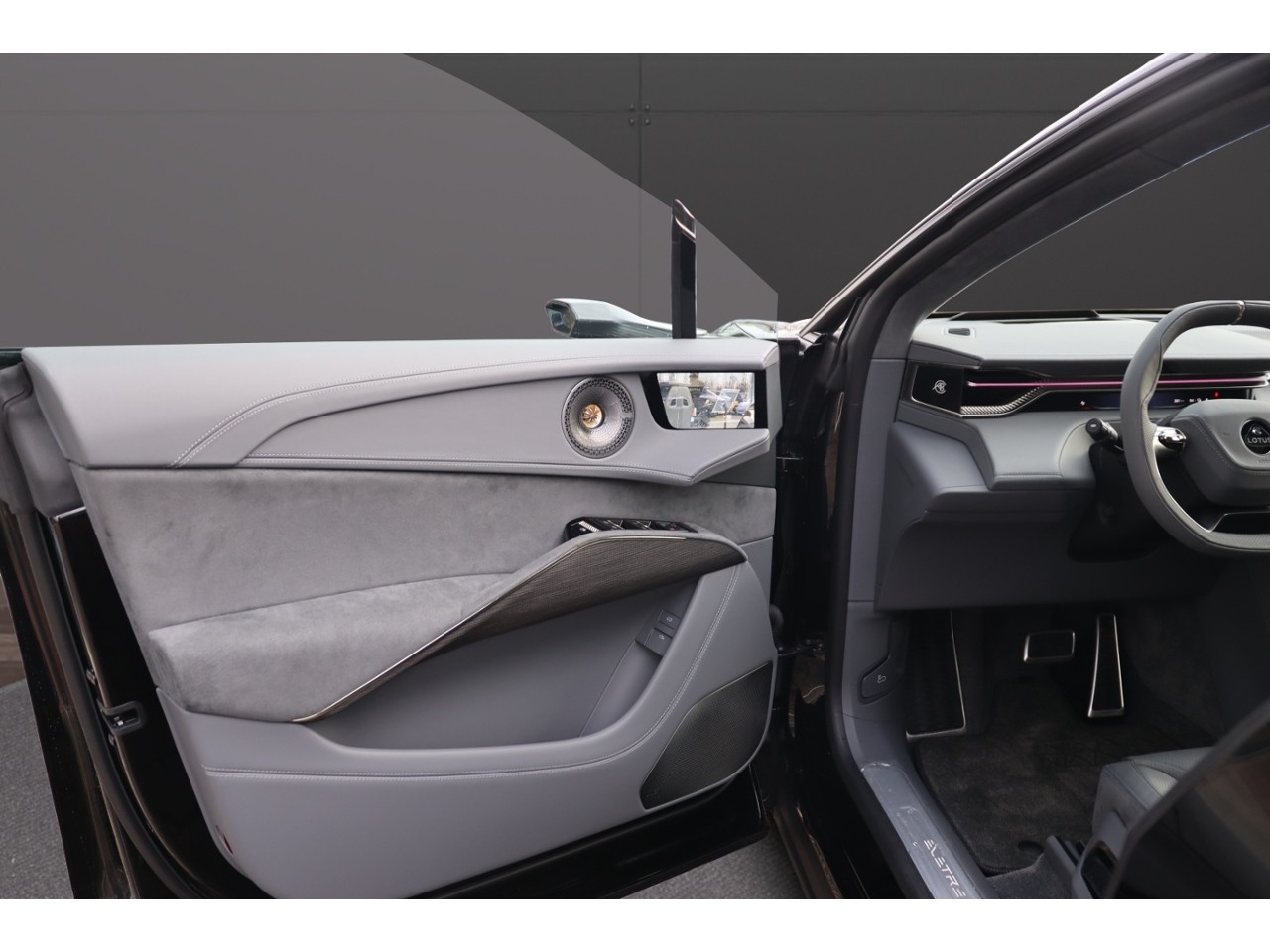 LOTUS Eletre 112kWh R-image-15