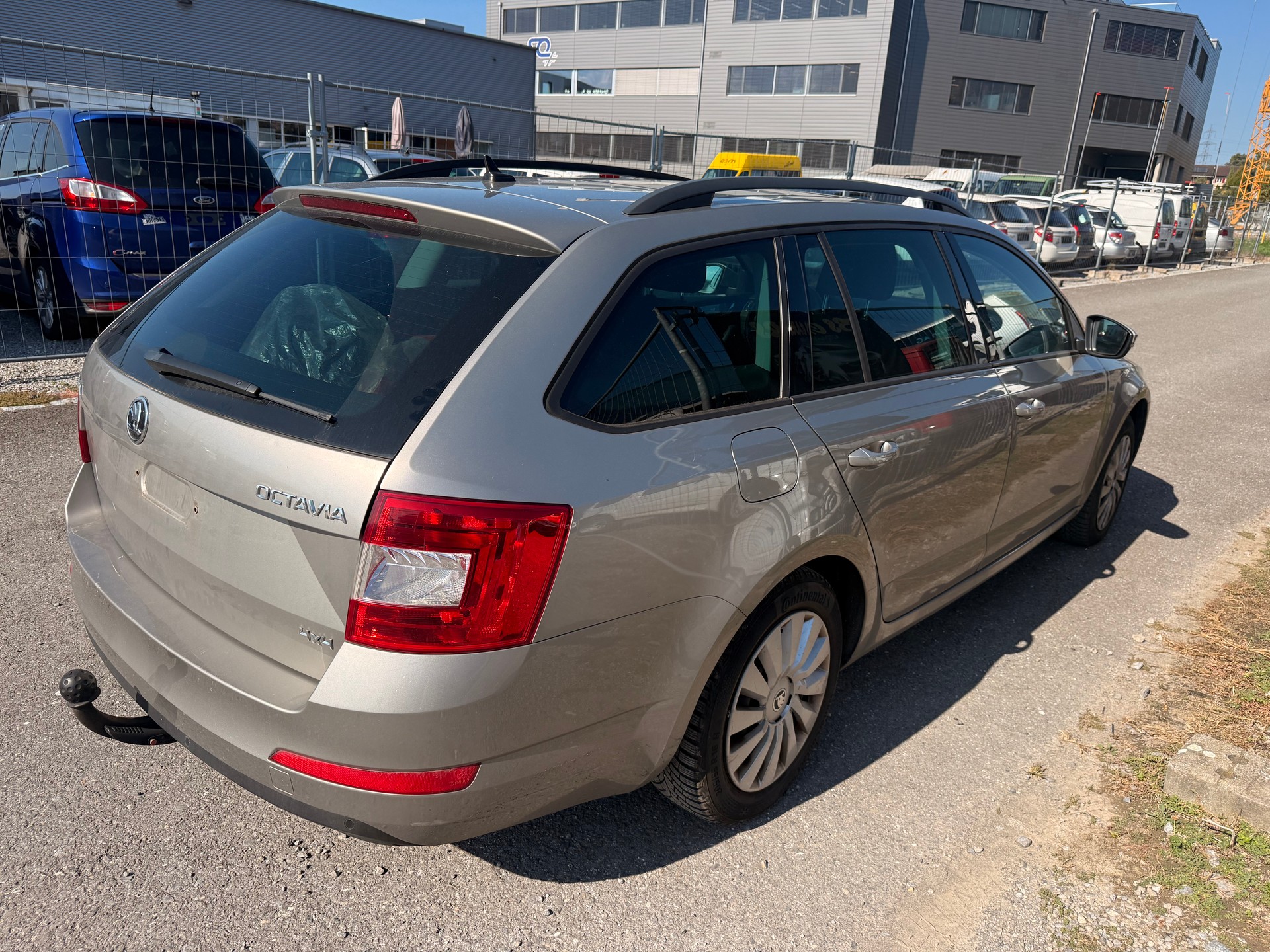 SKODA Octavia Combi 2.0 TDI Ambition 4x4 DSG-image-2