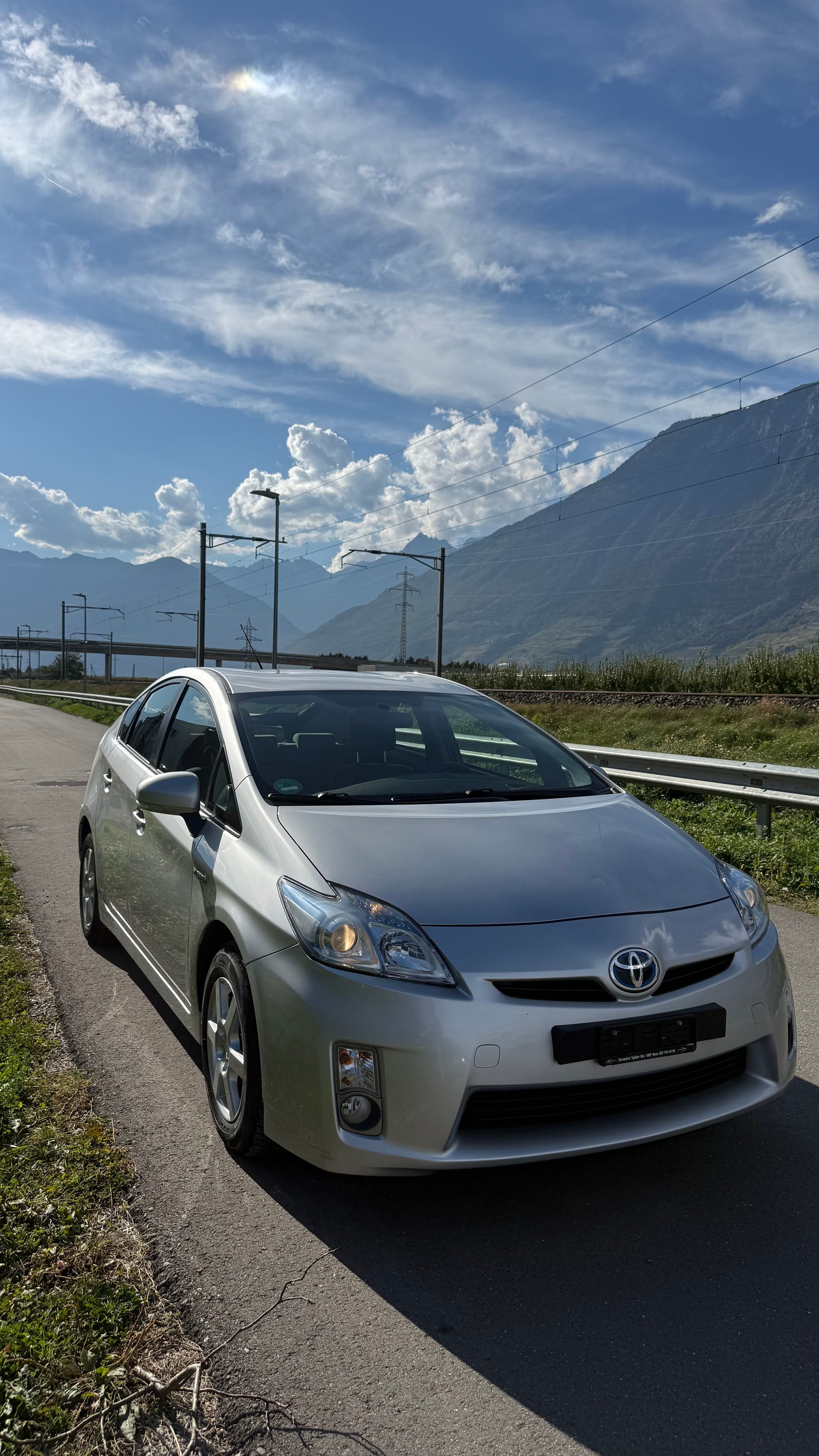 TOYOTA Prius 1.8 16V HSD Luna-image-2