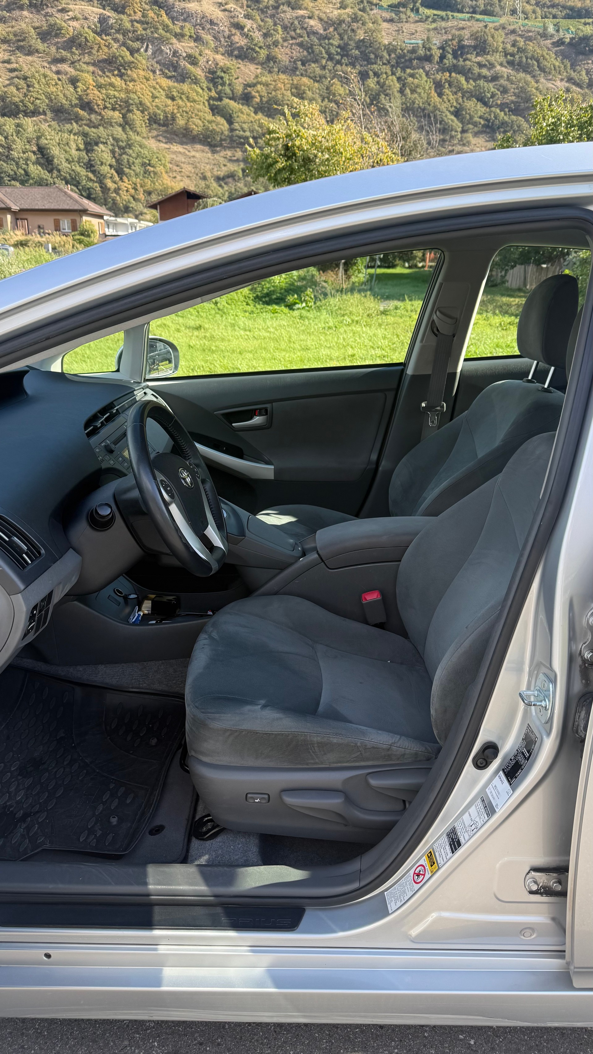 TOYOTA Prius 1.8 16V HSD Luna-image-6