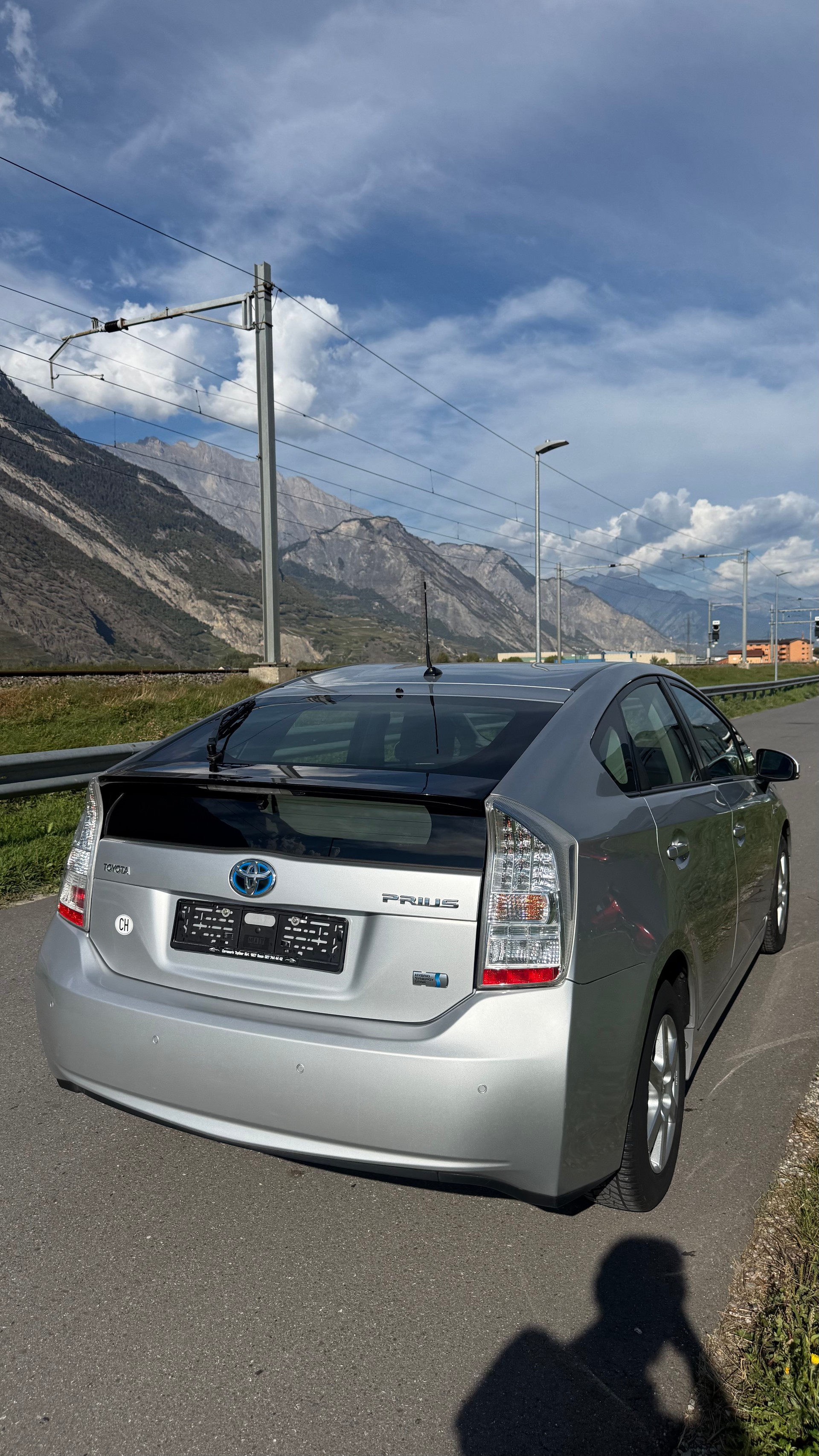 TOYOTA Prius 1.8 16V HSD Luna-image-3