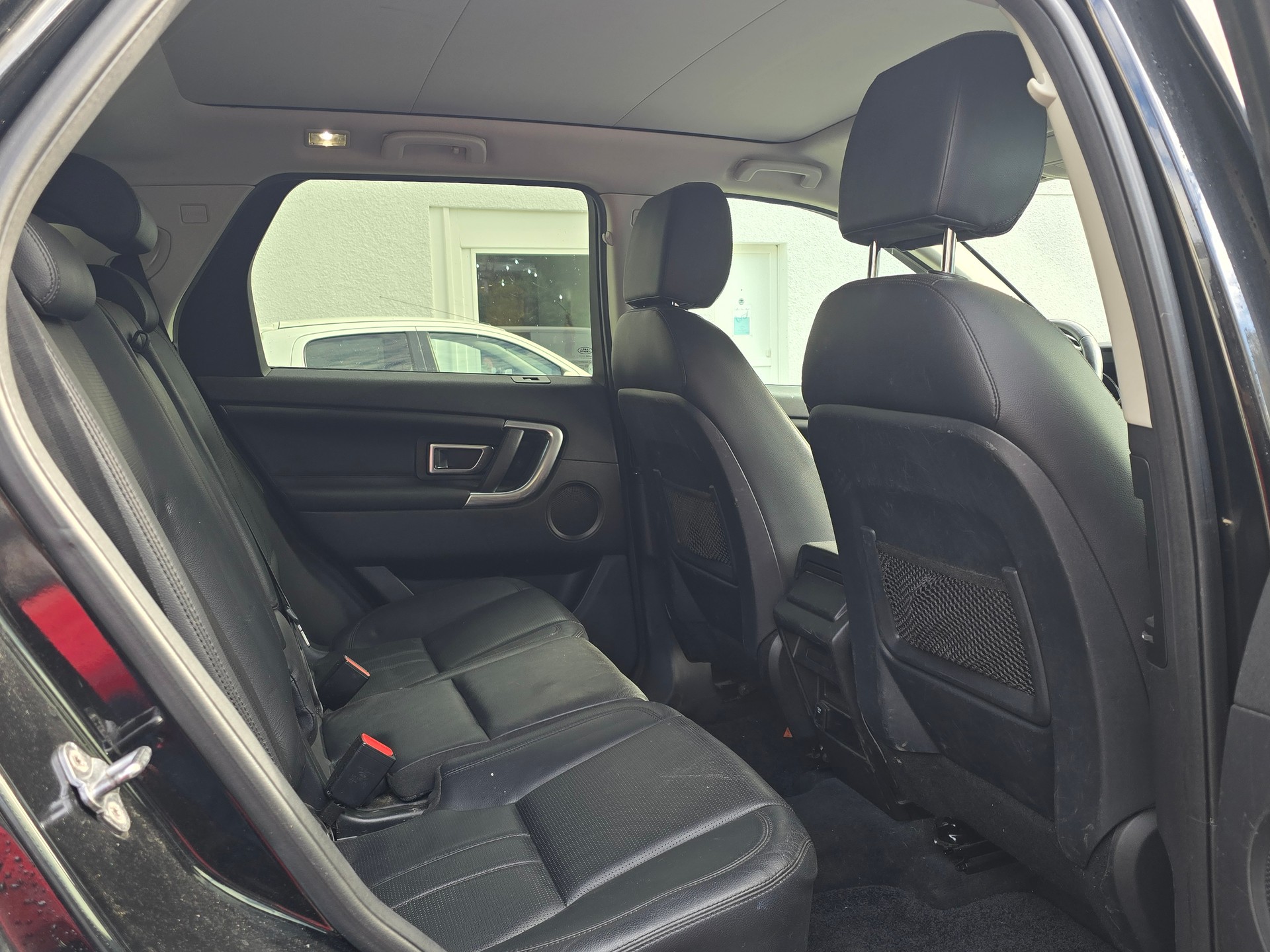 LAND ROVER Discovery Sport 2.0 TD4 SE AT9-image-11