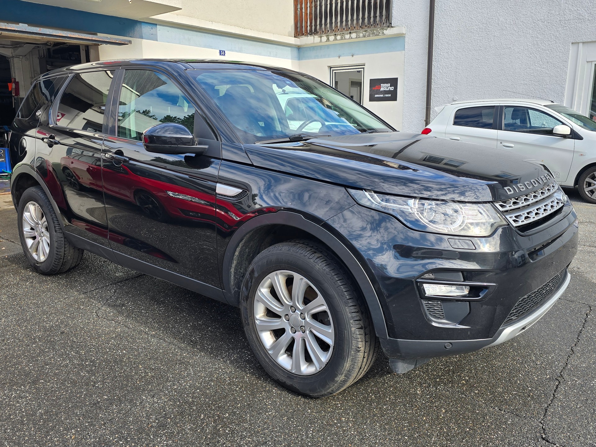 LAND ROVER Discovery Sport 2.0 TD4 SE AT9-image-6
