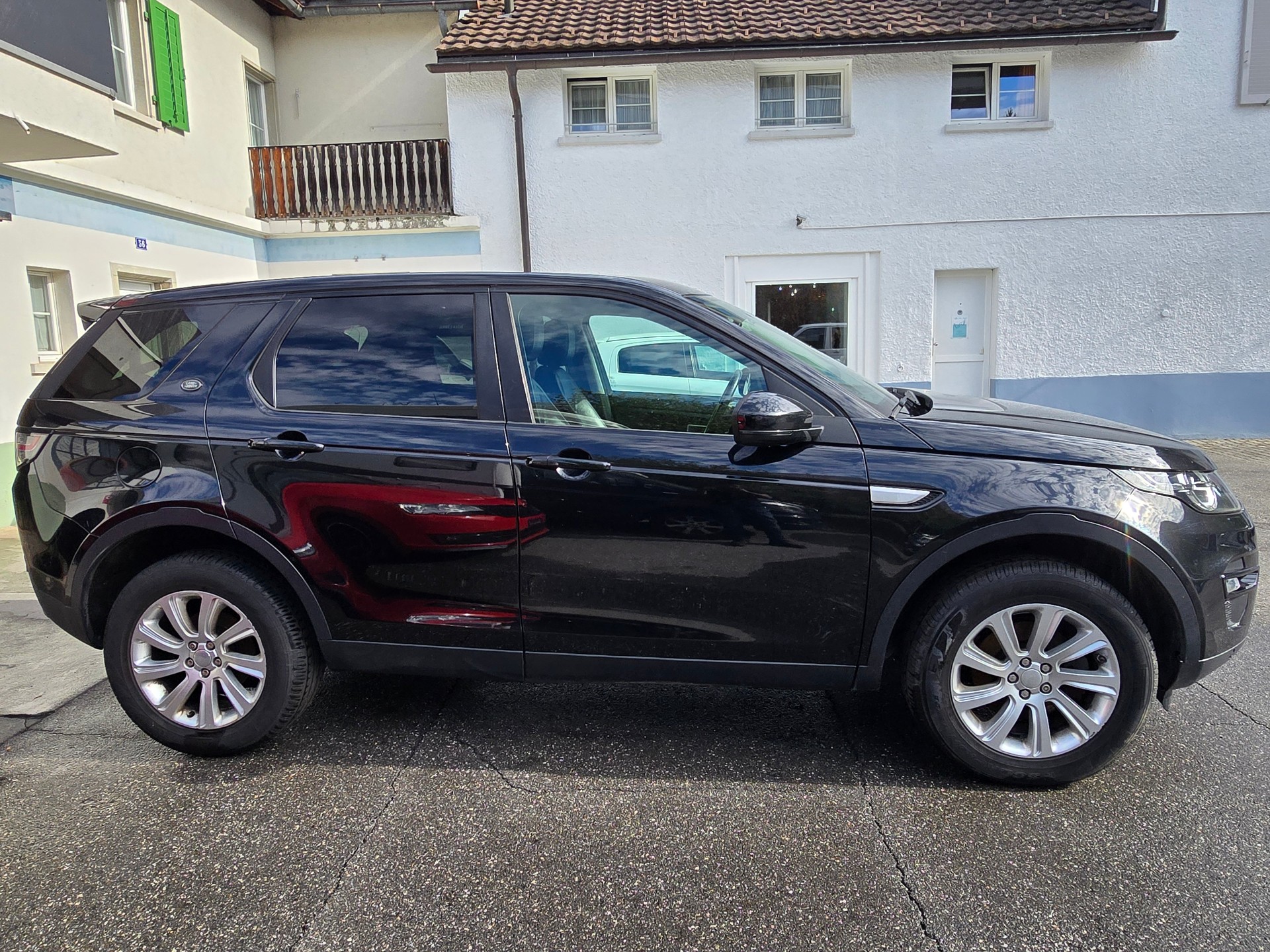 LAND ROVER Discovery Sport 2.0 TD4 SE AT9-image-5