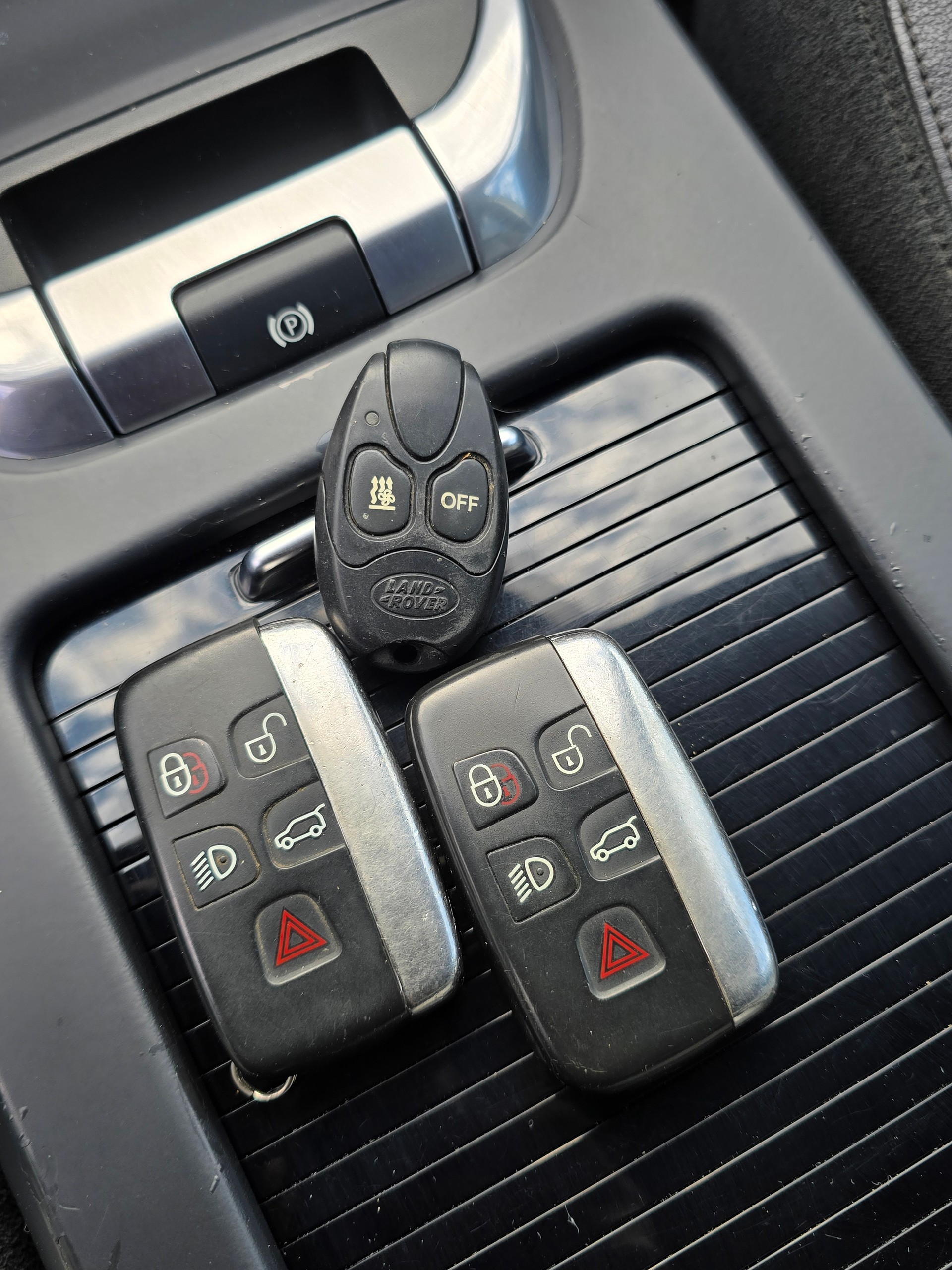 LAND ROVER Discovery Sport 2.0 TD4 SE AT9-image-13