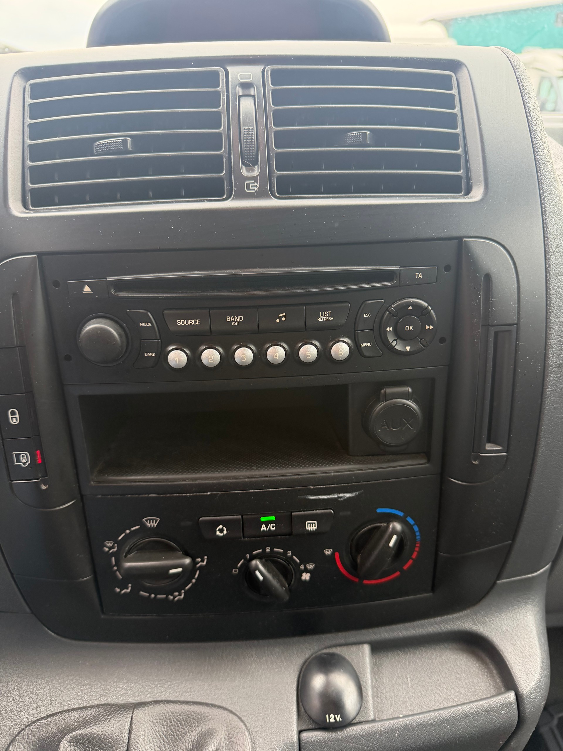 CITROEN Jumpy 1.6 HDi 12 L1H1-image-13