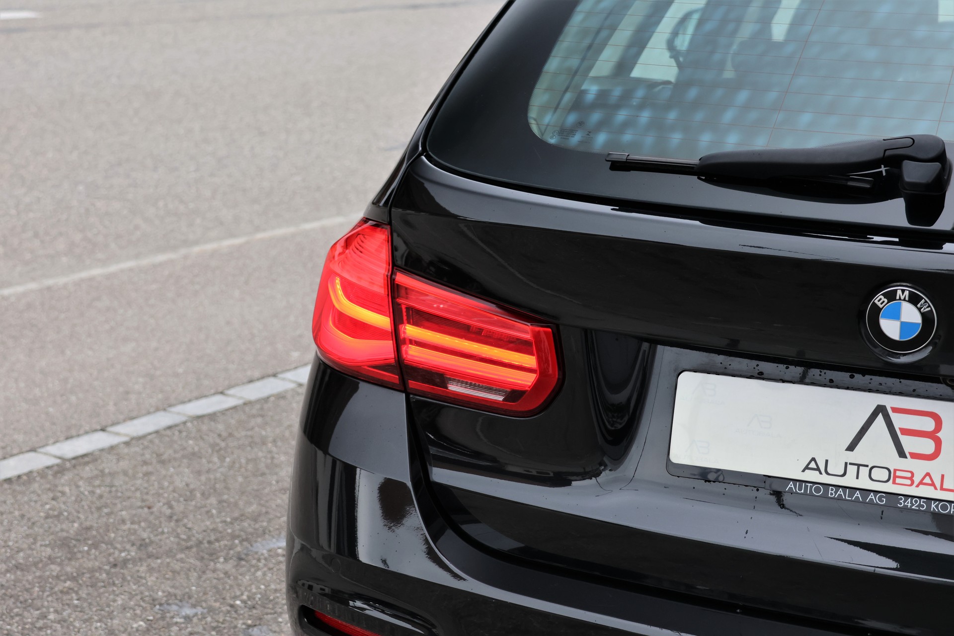 BMW 320d xDrive Touring Steptronic (CH)-image-5