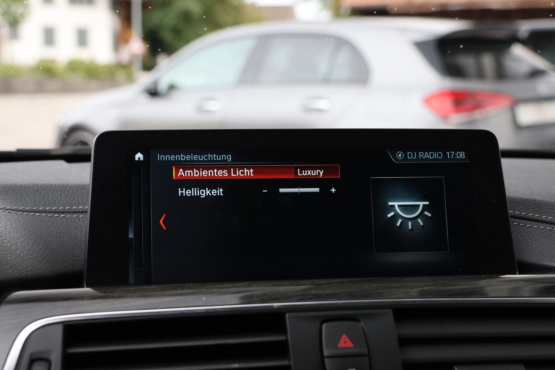 BMW 320d xDrive Touring Steptronic (CH)-image-22