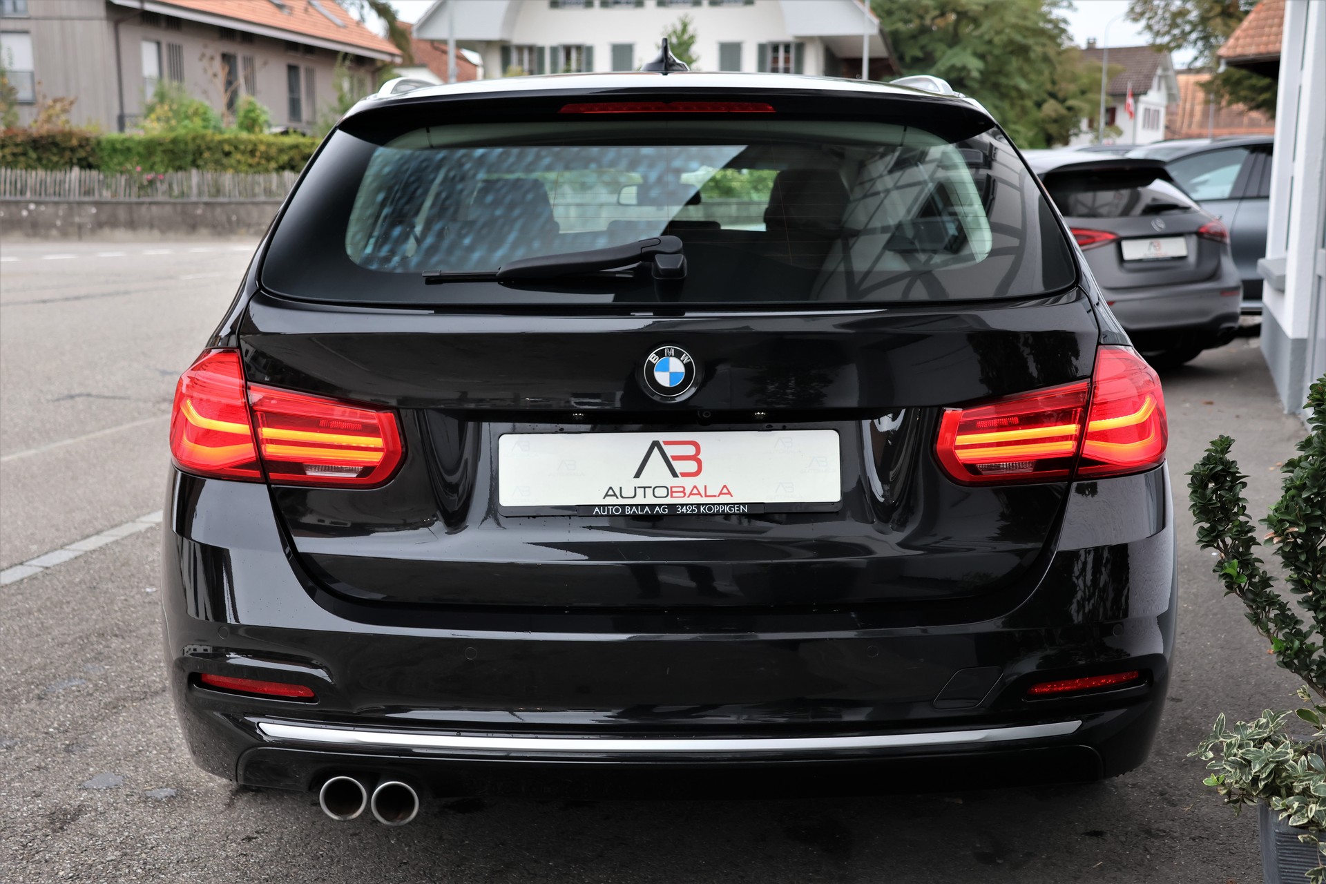 BMW 320d xDrive Touring Steptronic (CH)-image-6