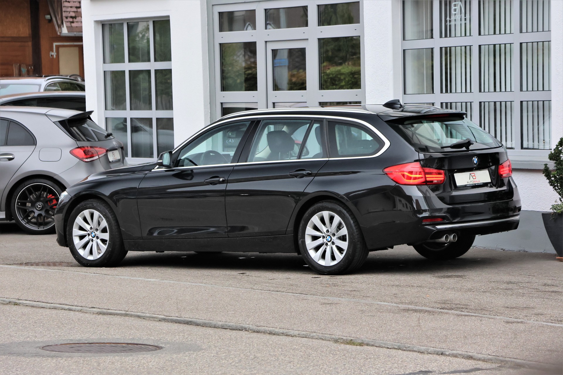 BMW 320d xDrive Touring Steptronic (CH)-image-4