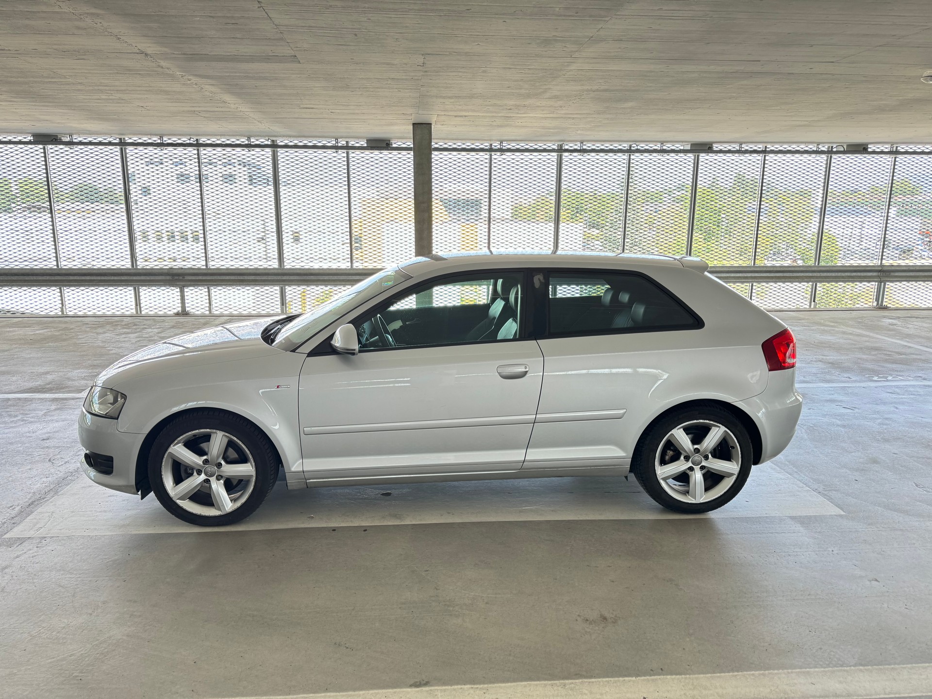 AUDI A3 1.8 TFSI Attraction S-tronic-image-3